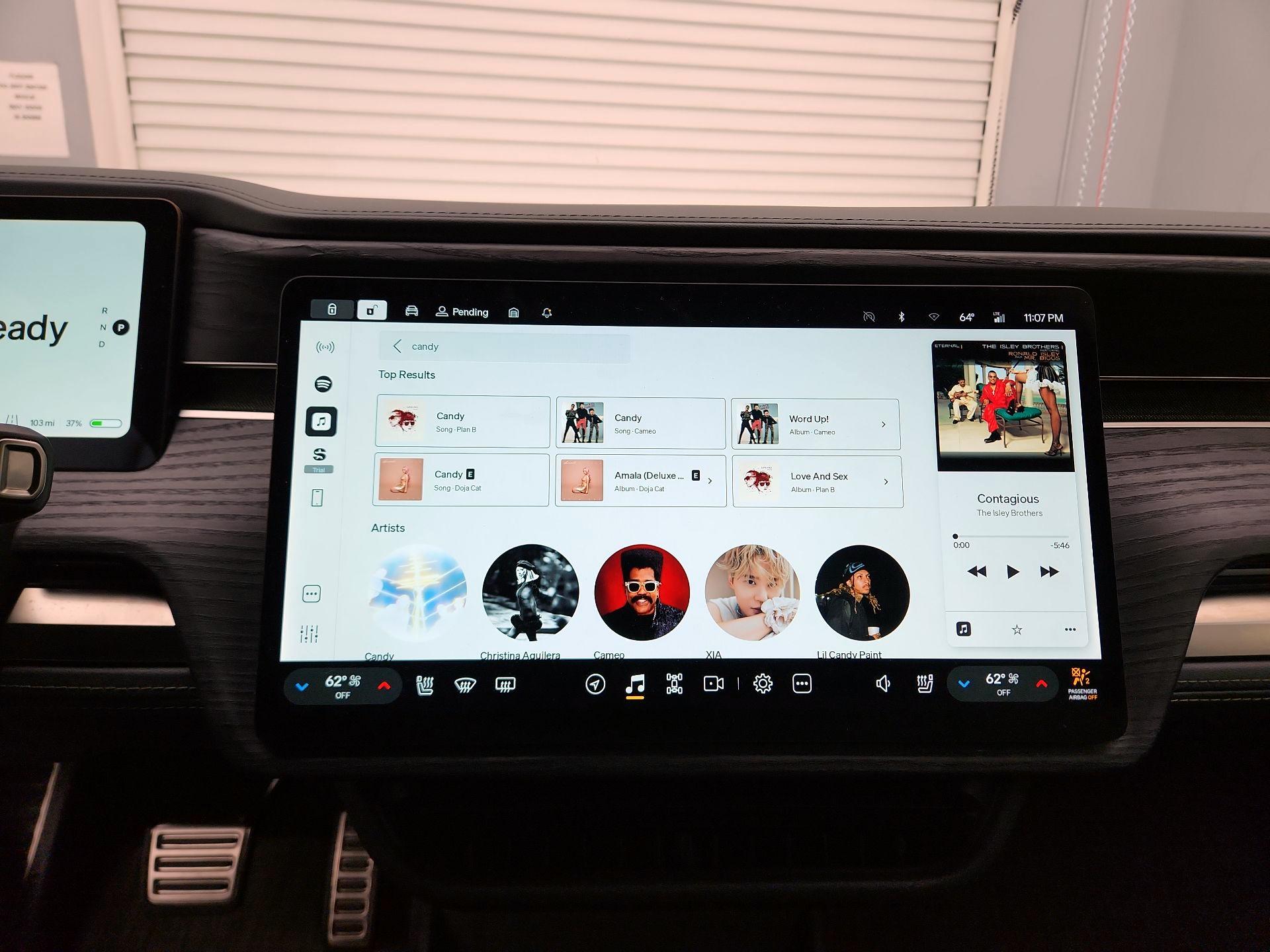 Thumbnail: 2023 Rivian R1S - 15