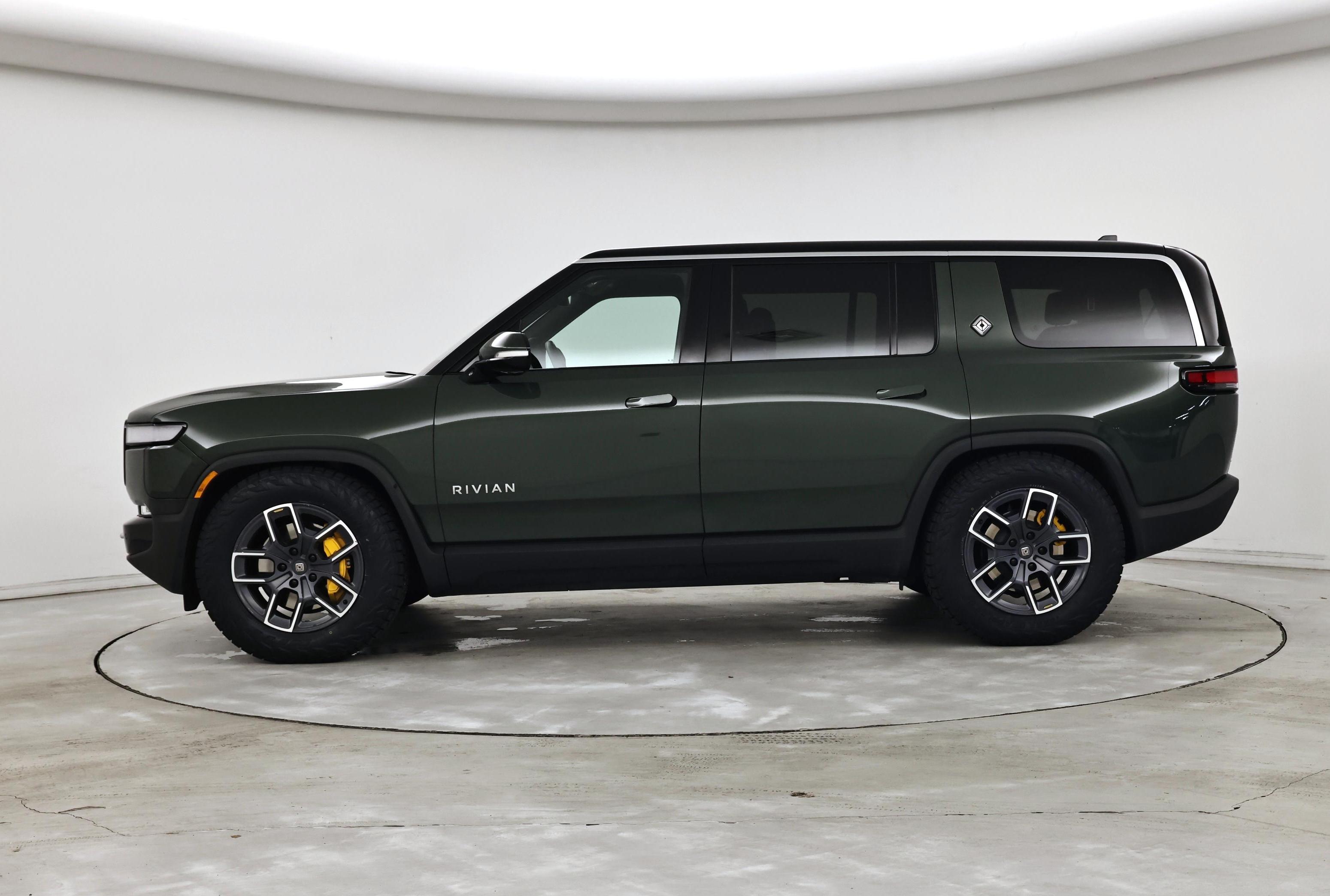 Thumbnail: 2023 Rivian R1S - 3