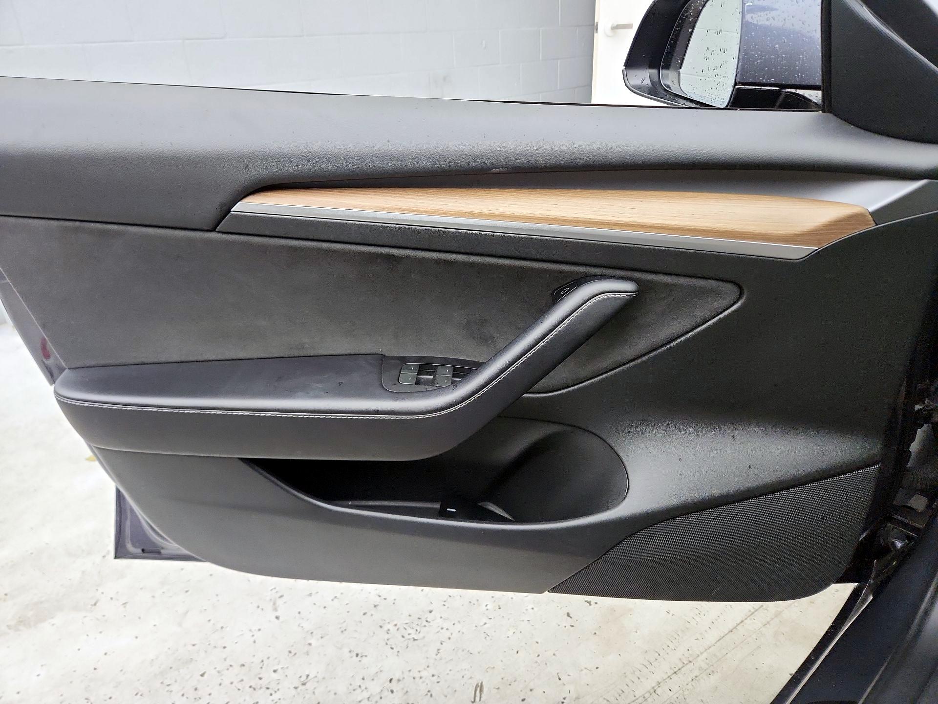 Thumbnail: 2023 Tesla Model 3 - 12