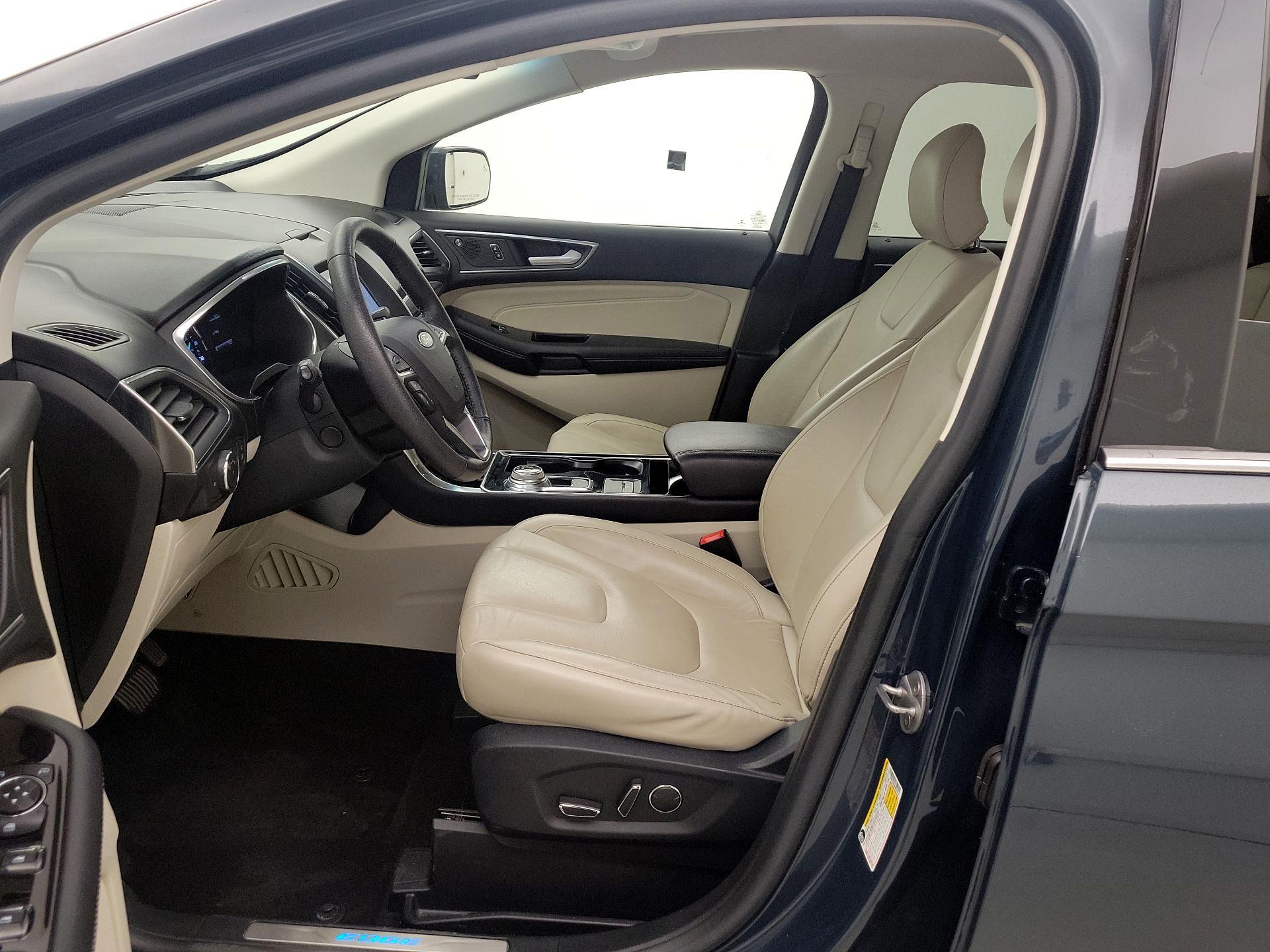 Thumbnail: 2019 Ford Edge - 11