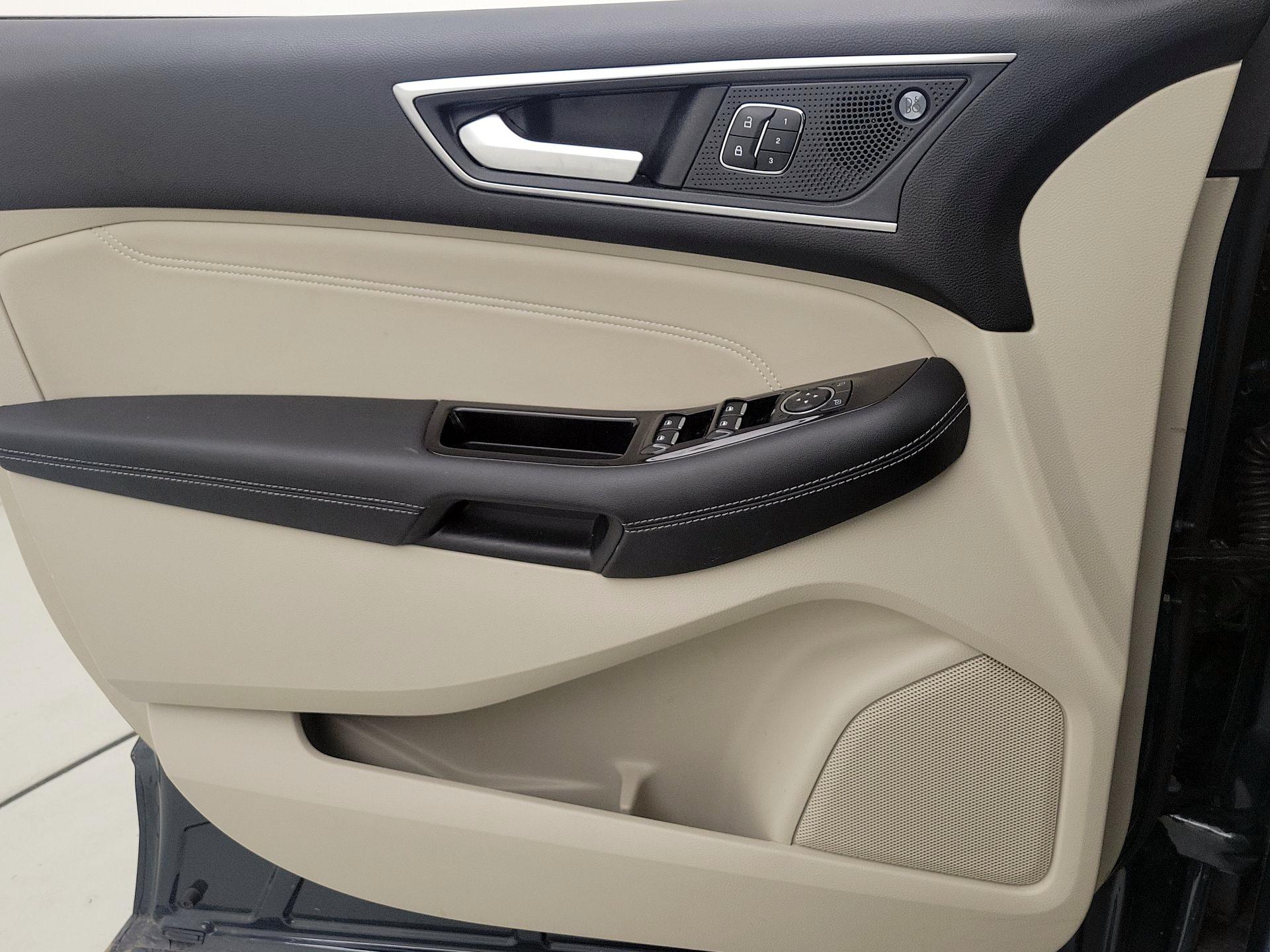 Thumbnail: 2019 Ford Edge - 12