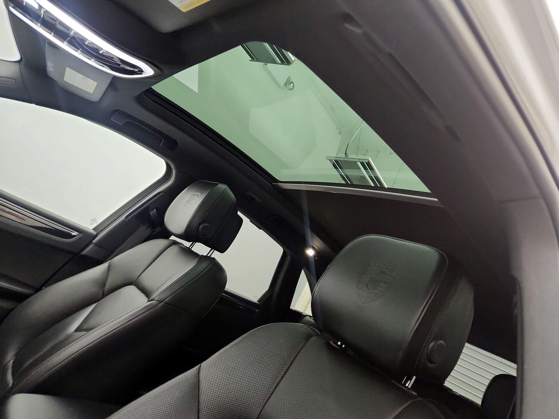 Thumbnail: 2023 Porsche Macan - 20