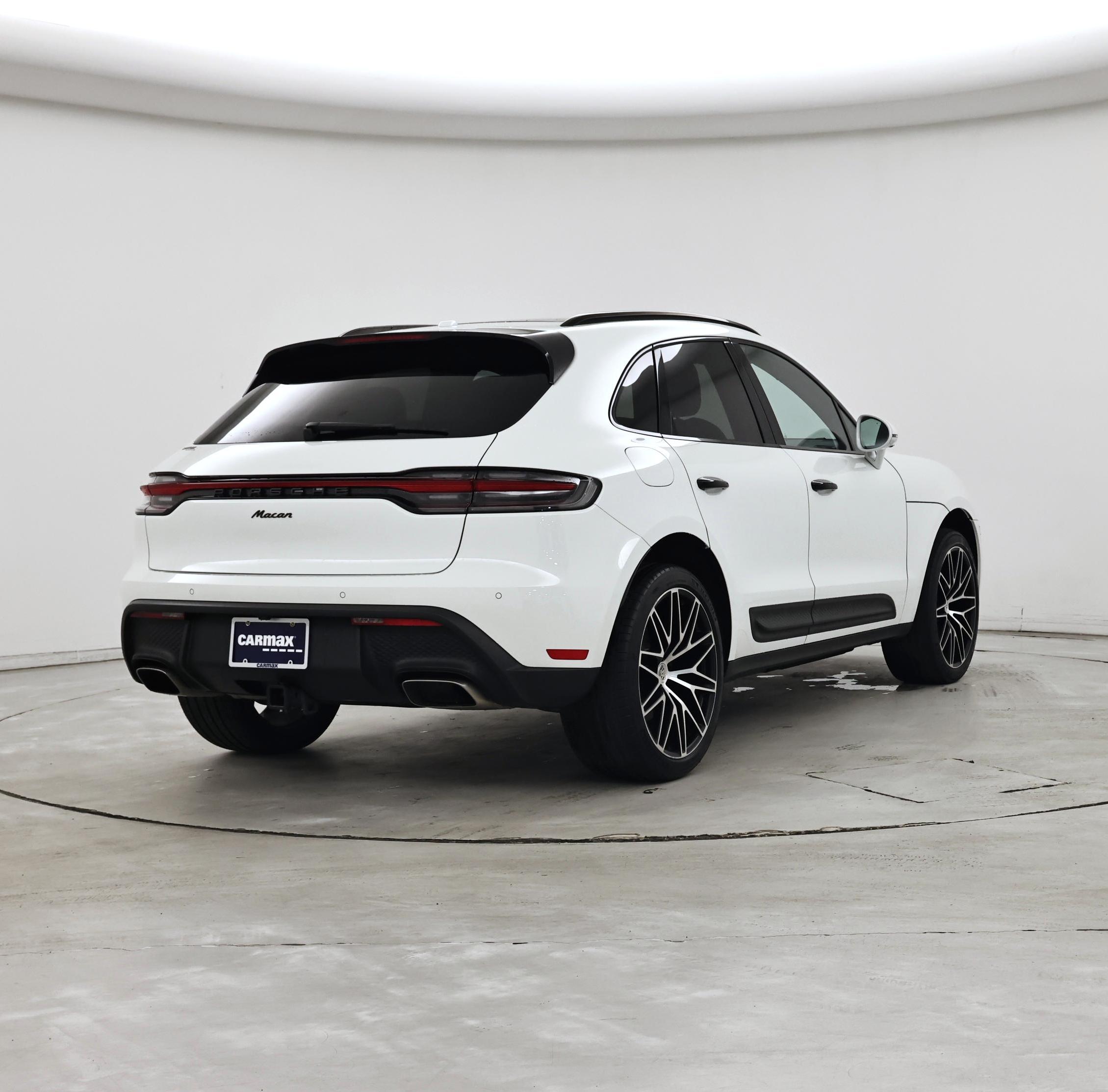 Thumbnail: 2023 Porsche Macan - 8