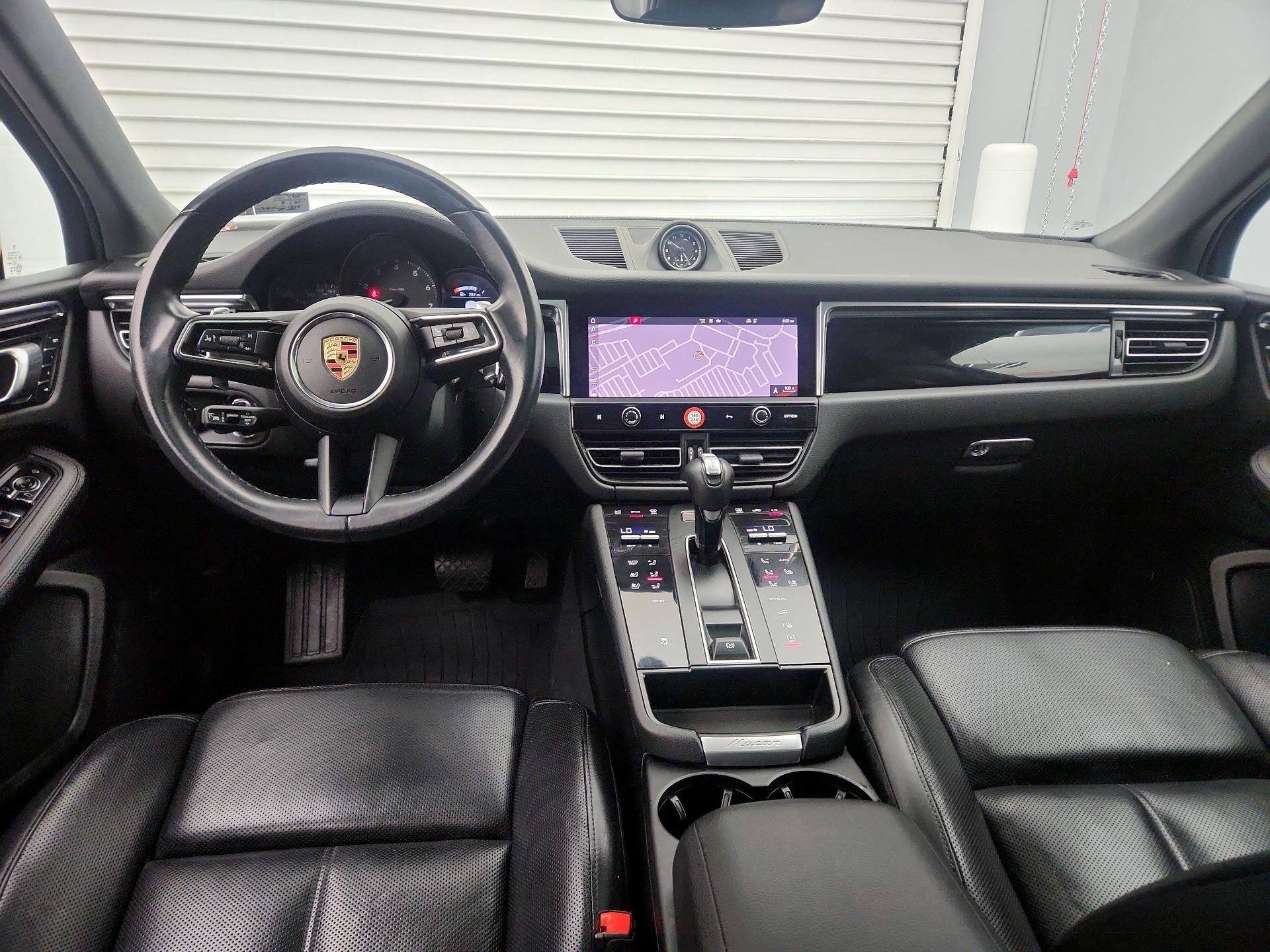 Thumbnail: 2023 Porsche Macan - 9