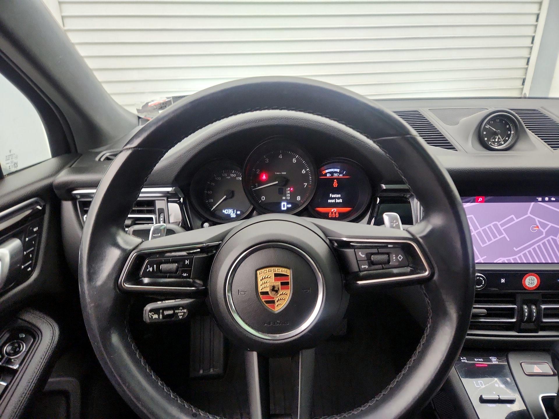 Thumbnail: 2023 Porsche Macan - 10