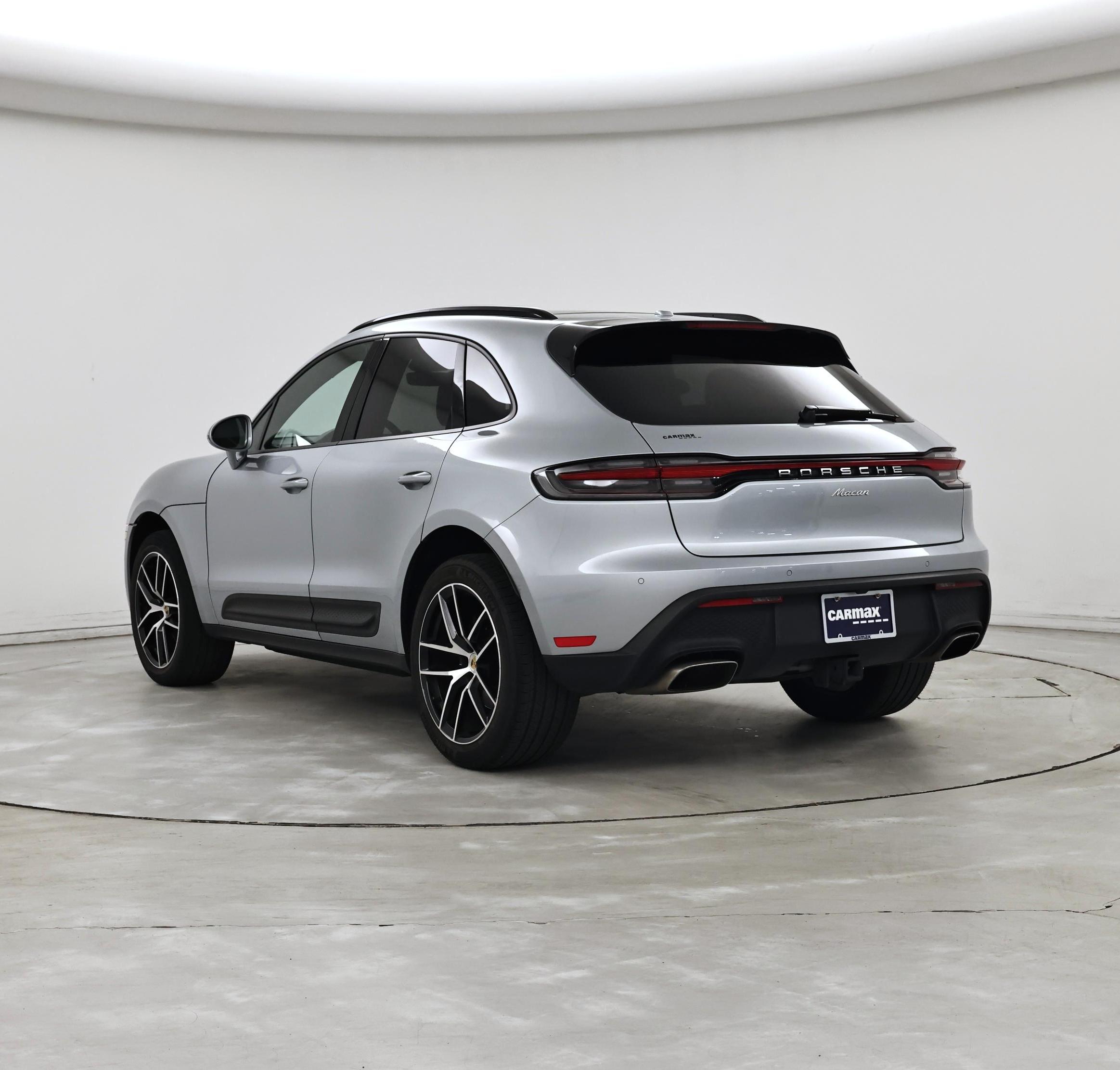 Thumbnail: 2023 Porsche Macan - 2