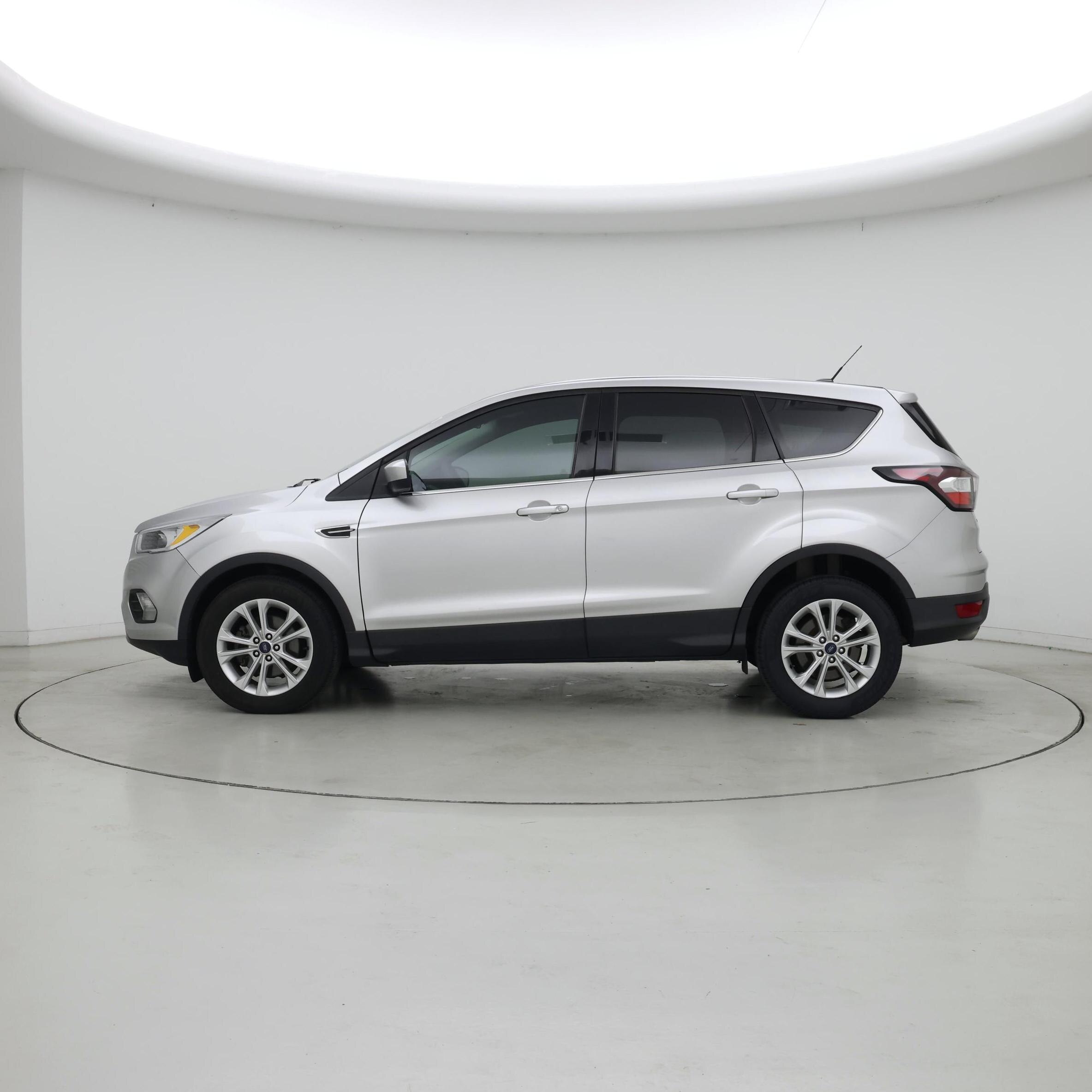 Thumbnail: 2017 Ford Escape - 3