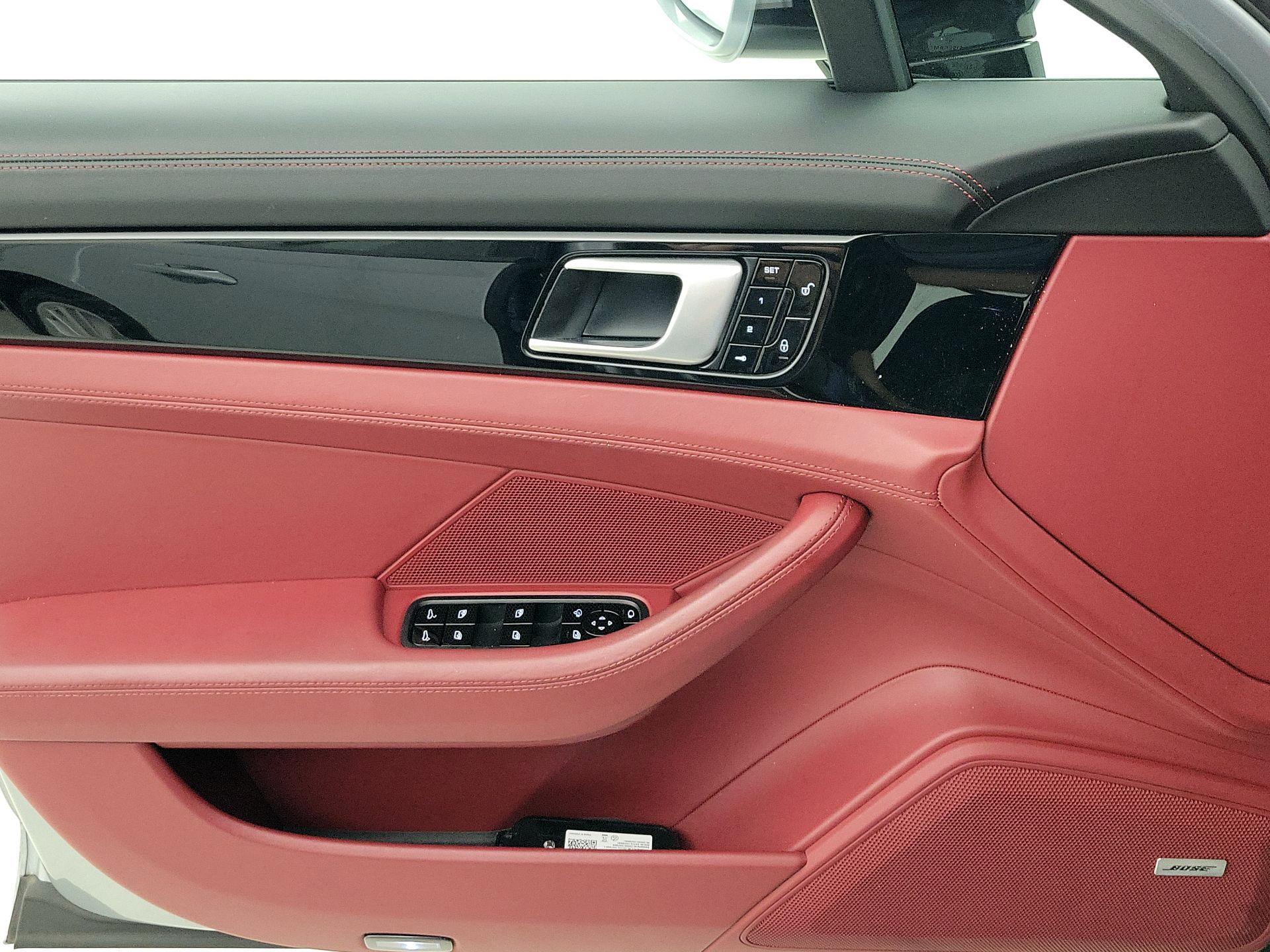 Thumbnail: 2018 Porsche Panamera - 12