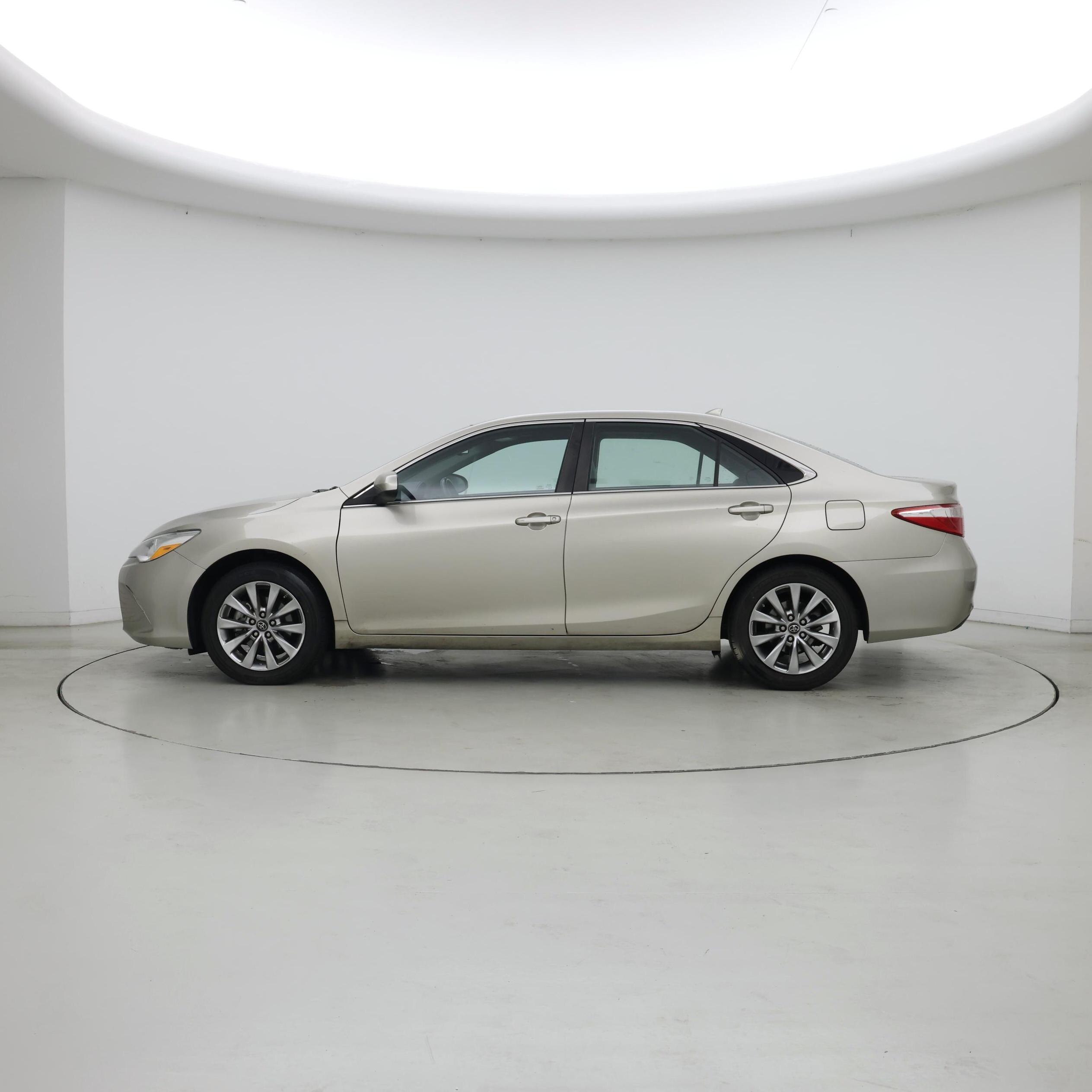 Thumbnail: 2017 Toyota Camry - 3