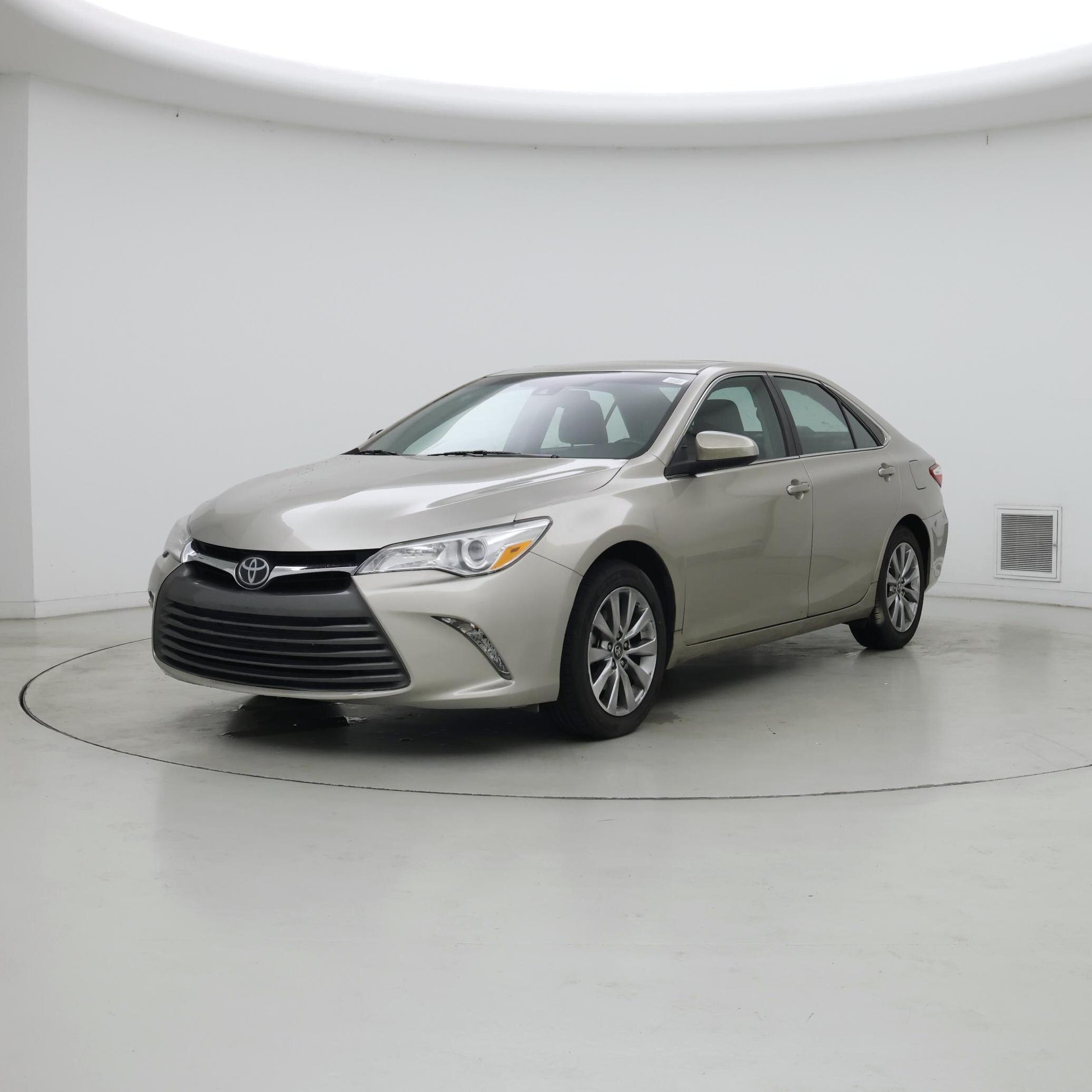Thumbnail: 2017 Toyota Camry - 4