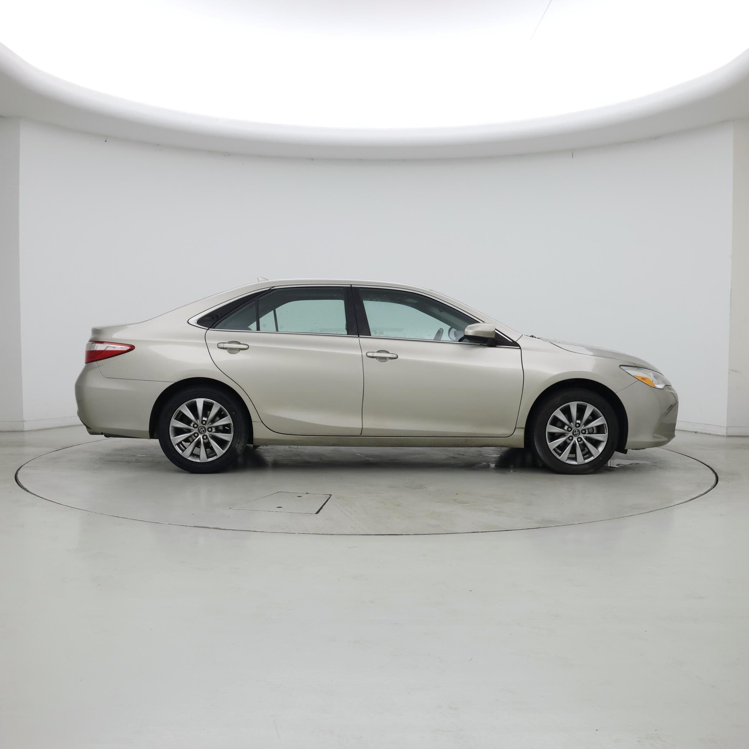 Thumbnail: 2017 Toyota Camry - 7