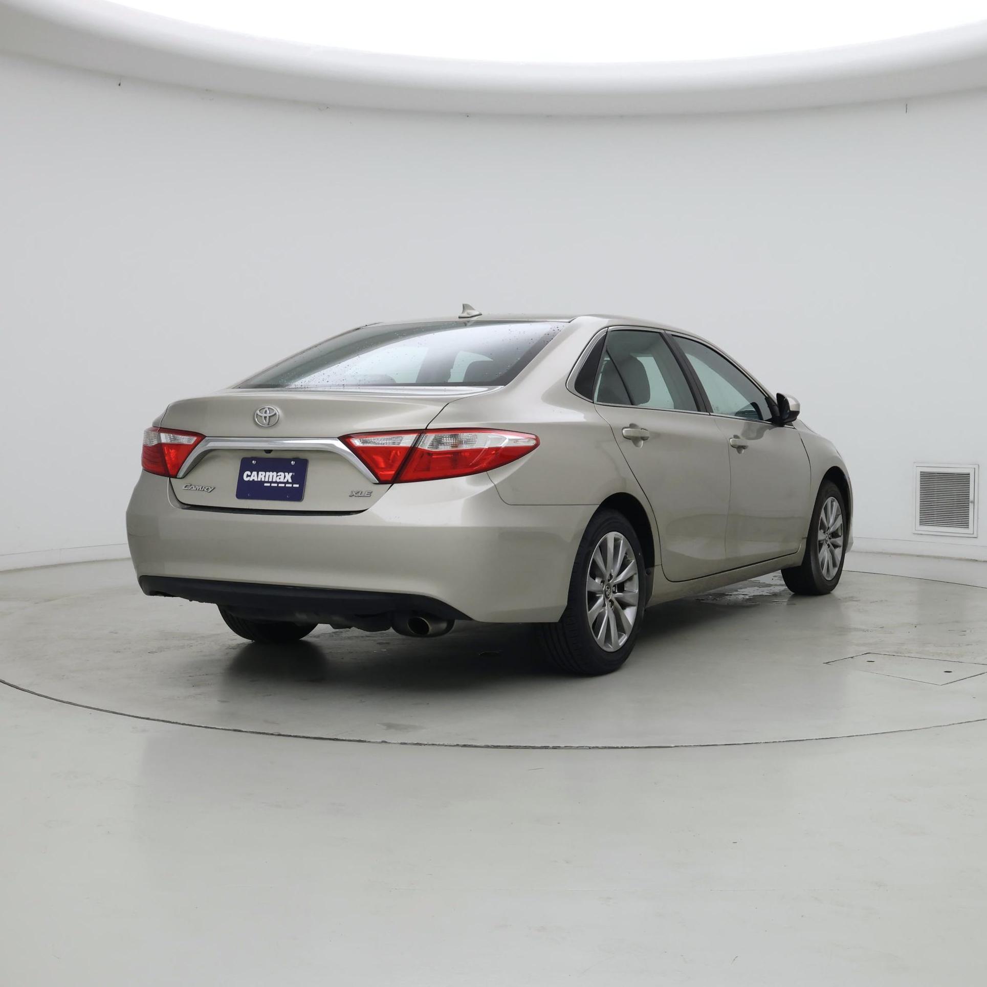 Thumbnail: 2017 Toyota Camry - 8