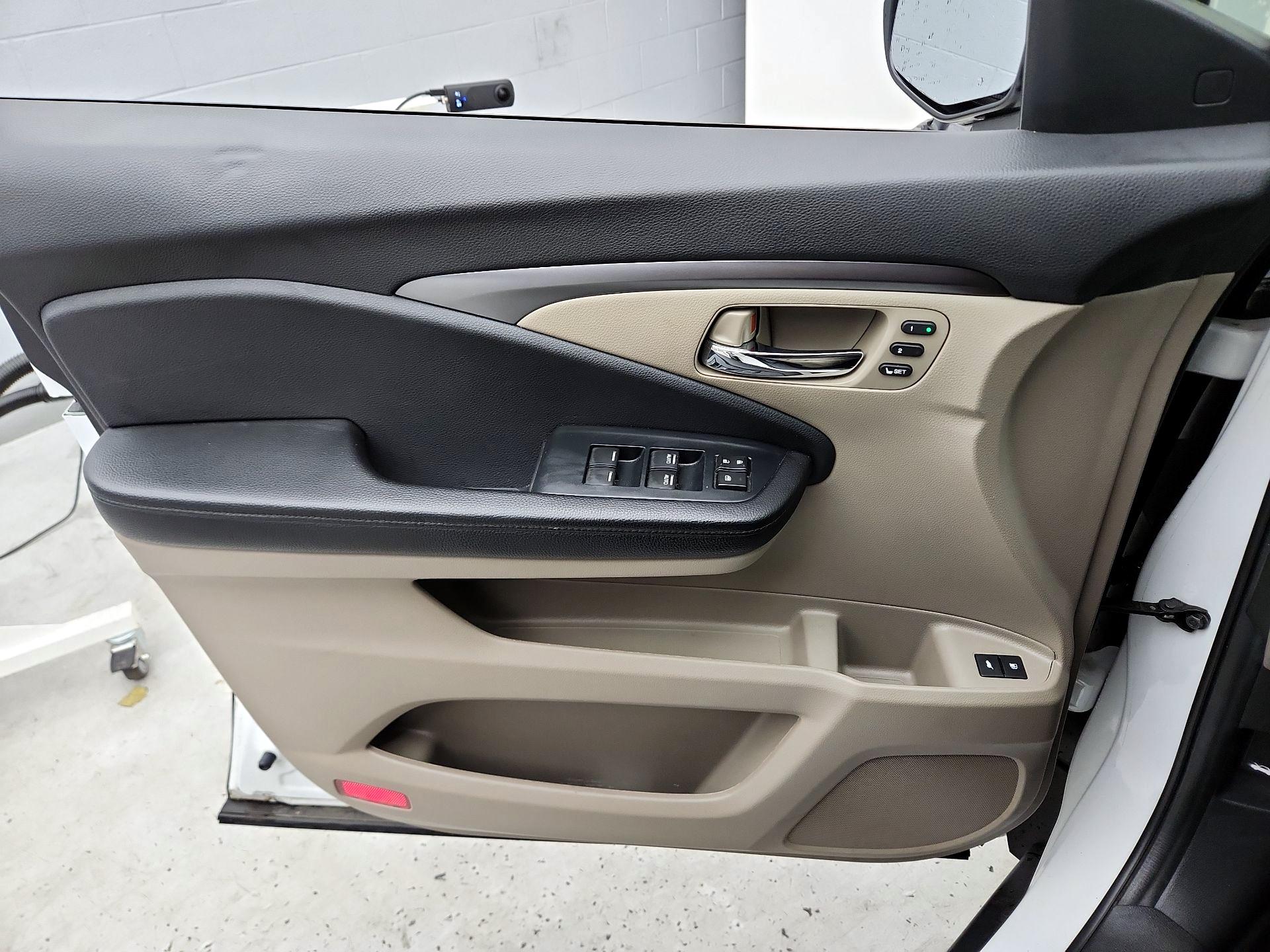 Thumbnail: 2022 Honda Pilot - 12