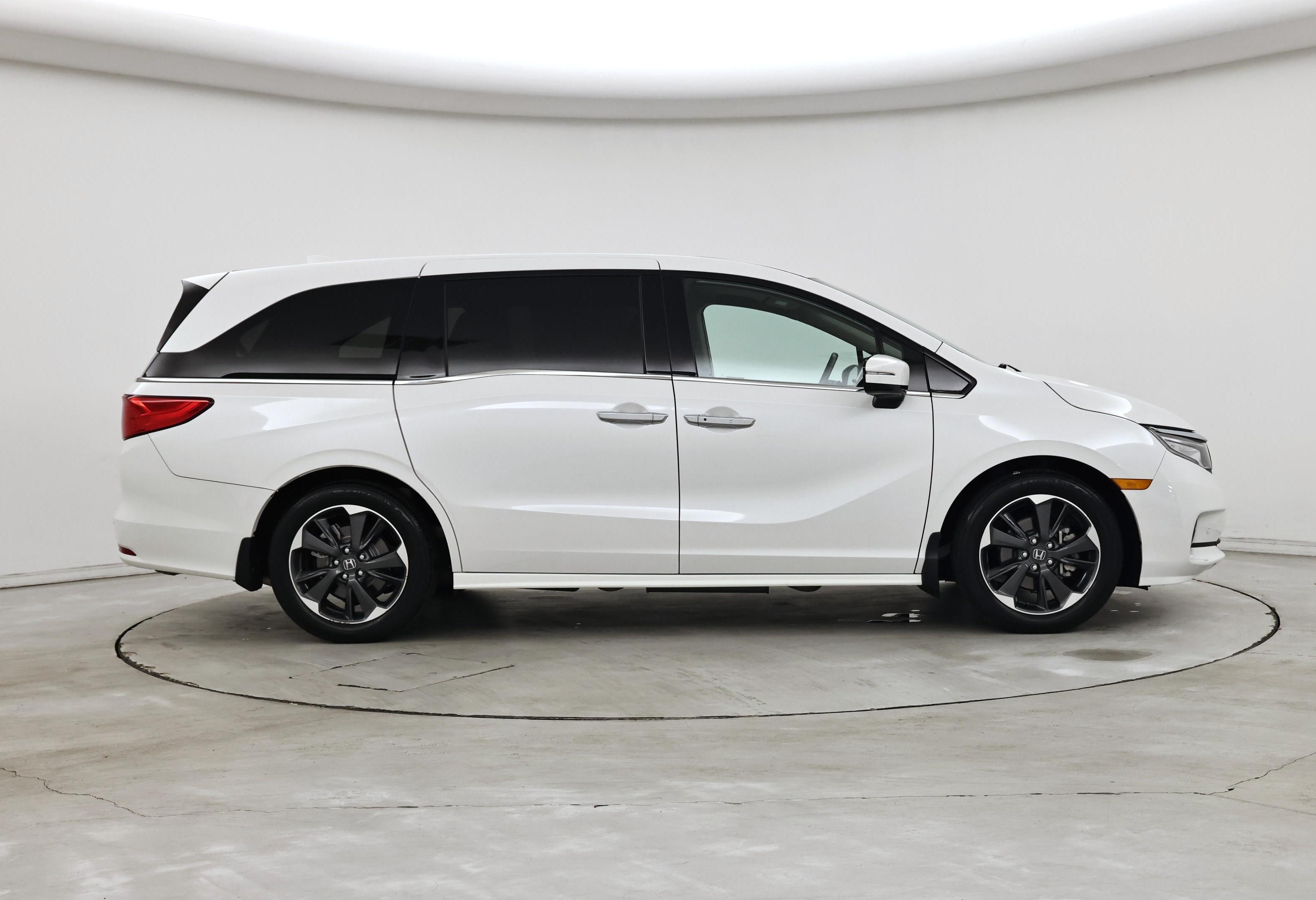 Thumbnail: 2023 Honda Odyssey - 7