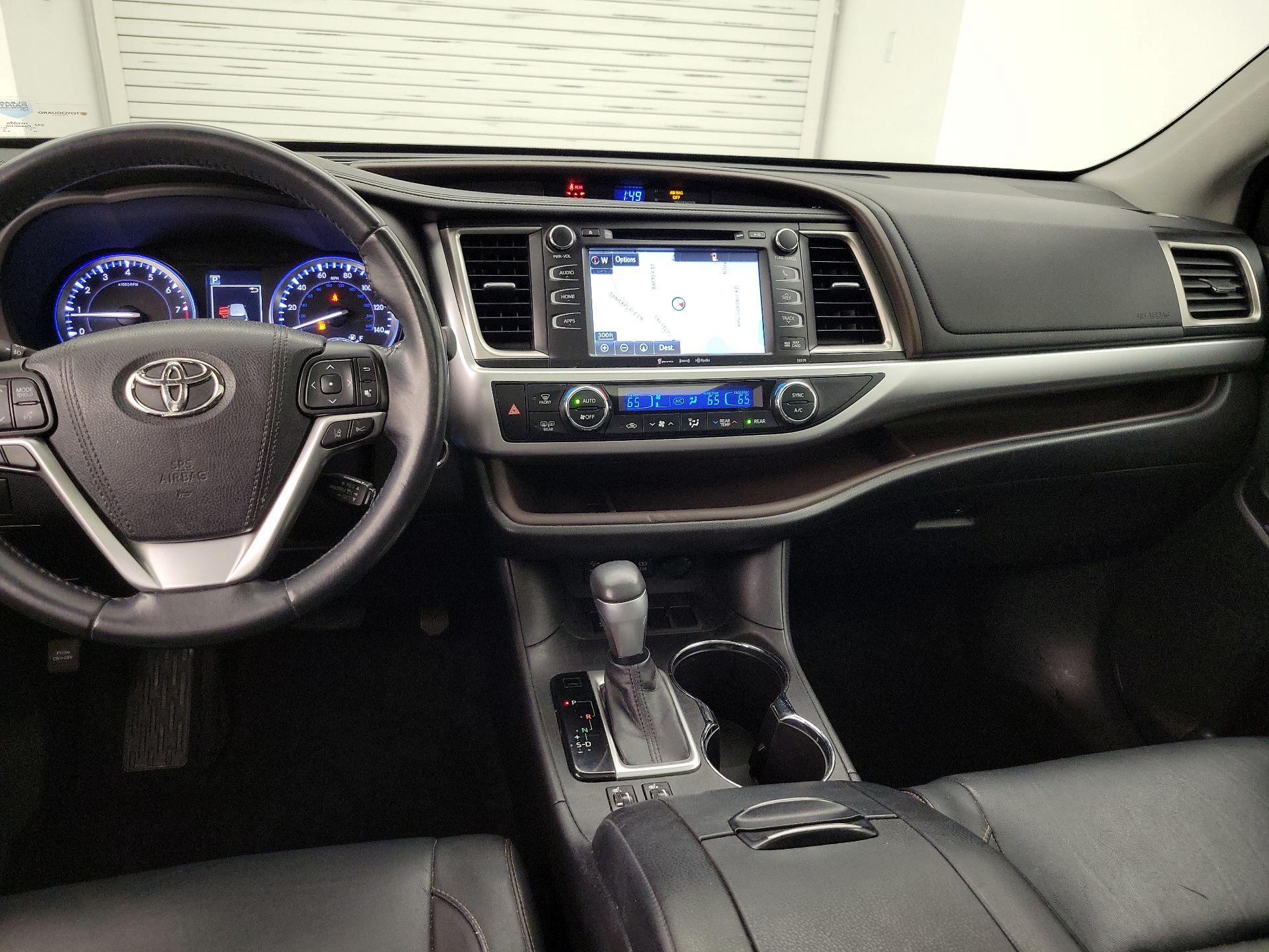 Thumbnail: 2017 Toyota Highlander - 9
