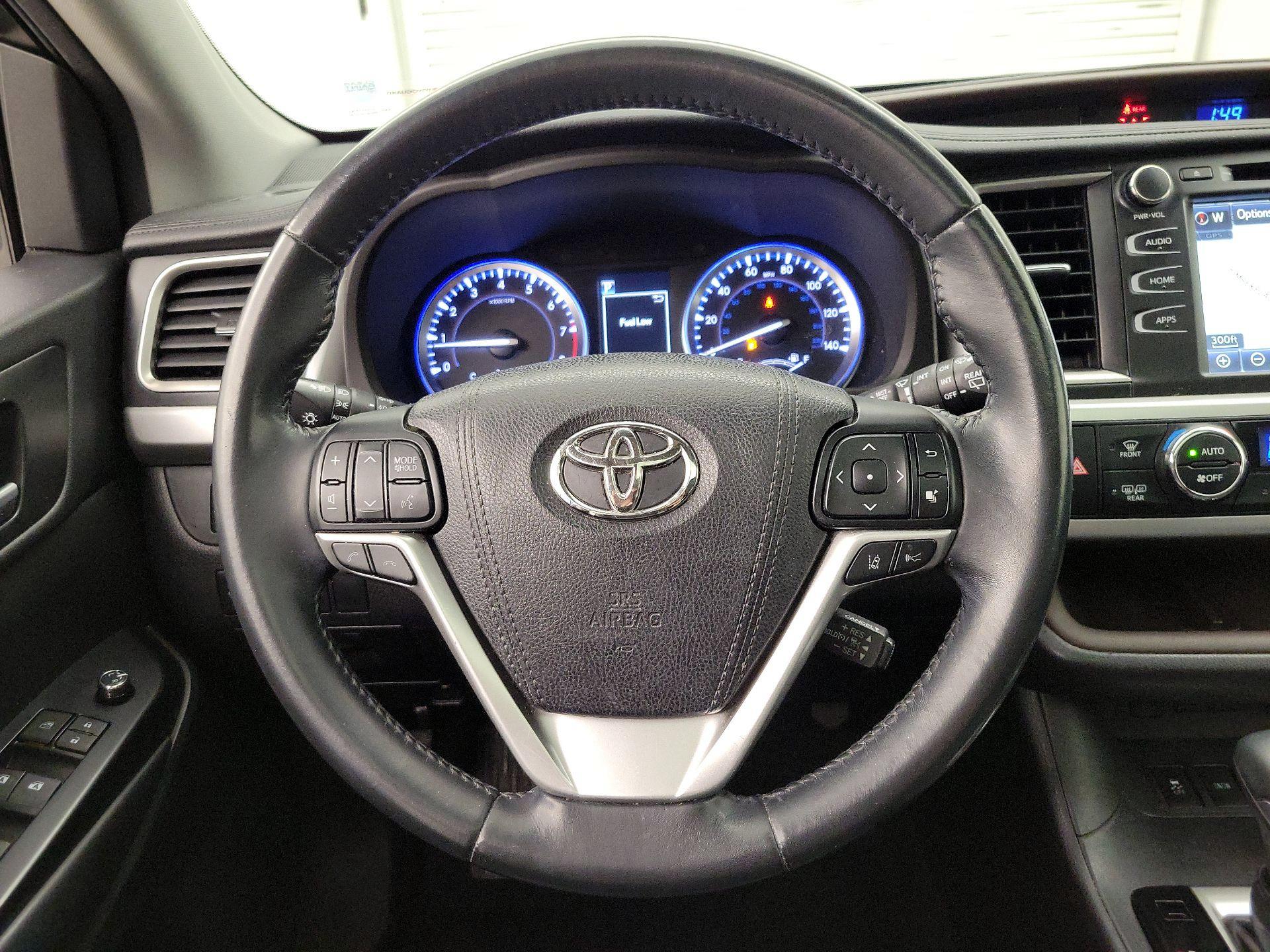 Thumbnail: 2017 Toyota Highlander - 10