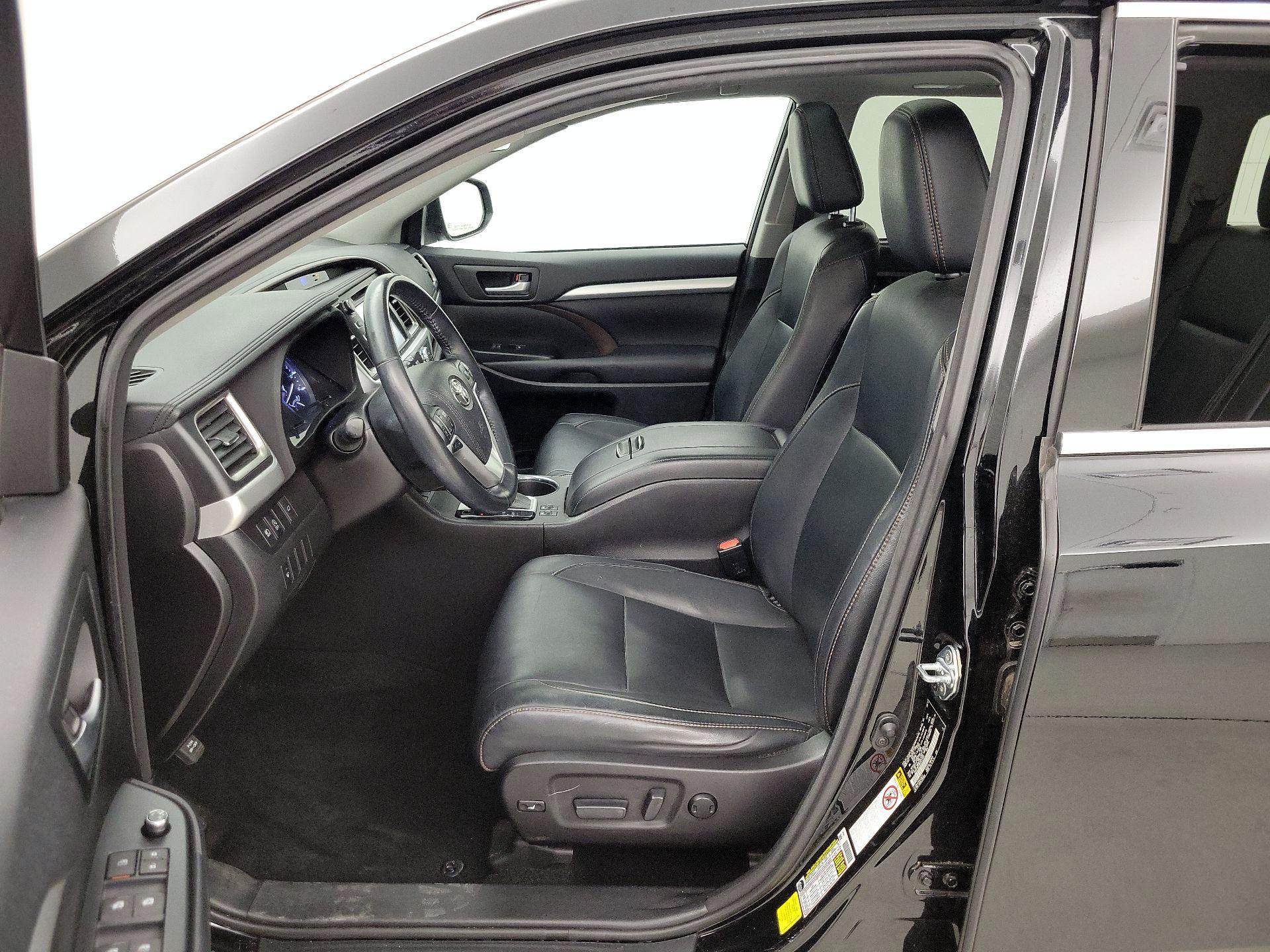 Thumbnail: 2017 Toyota Highlander - 11