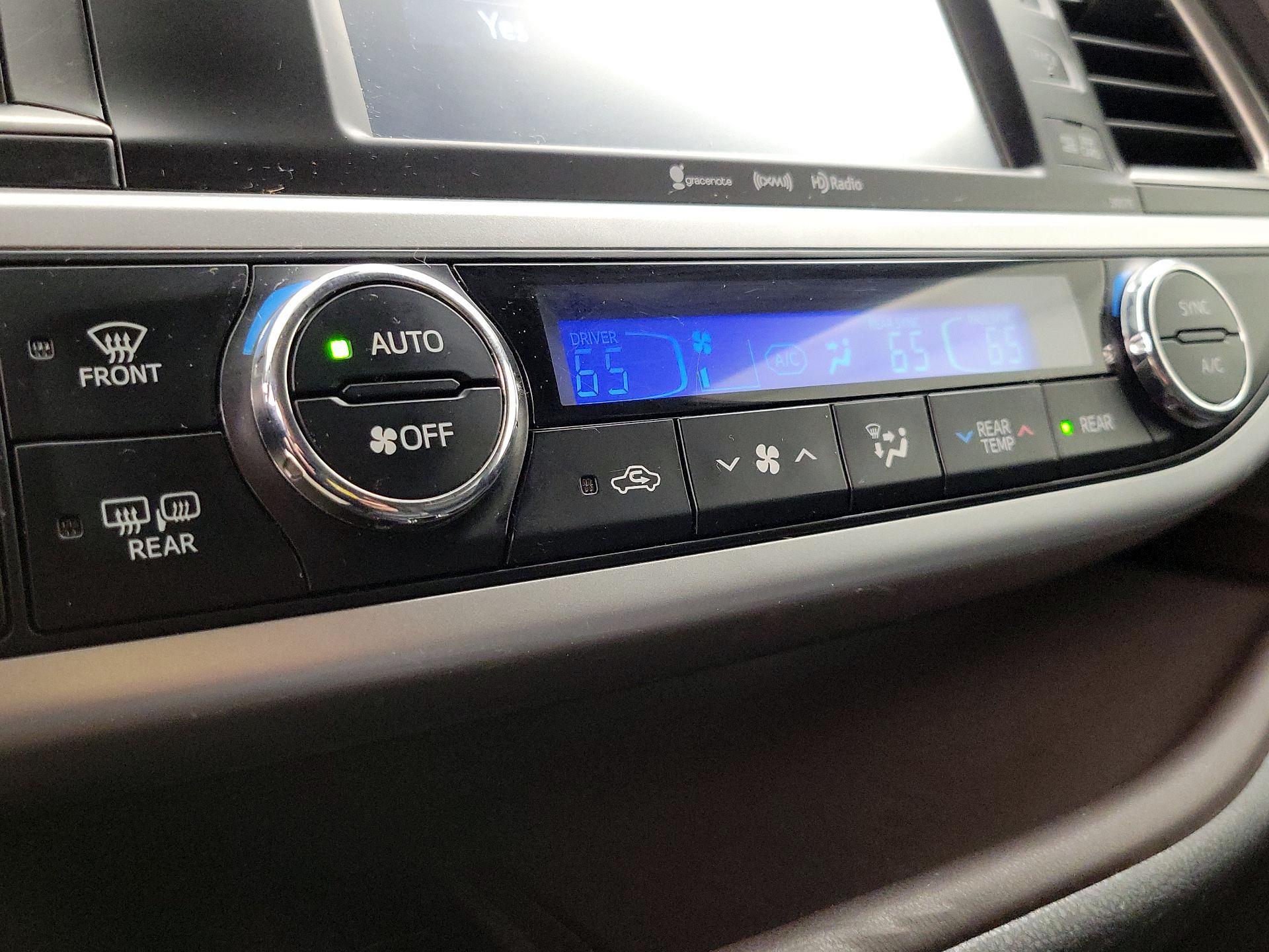Thumbnail: 2017 Toyota Highlander - 17