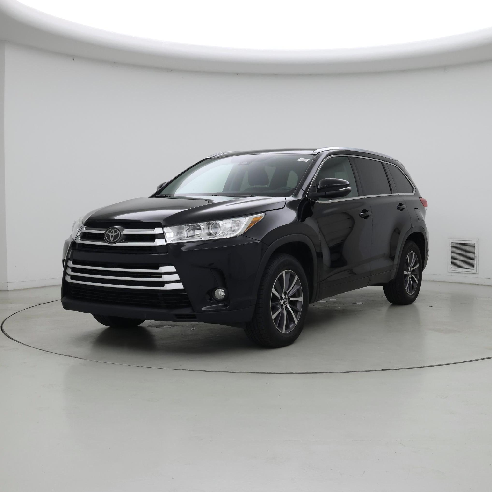 Thumbnail: 2017 Toyota Highlander - 4