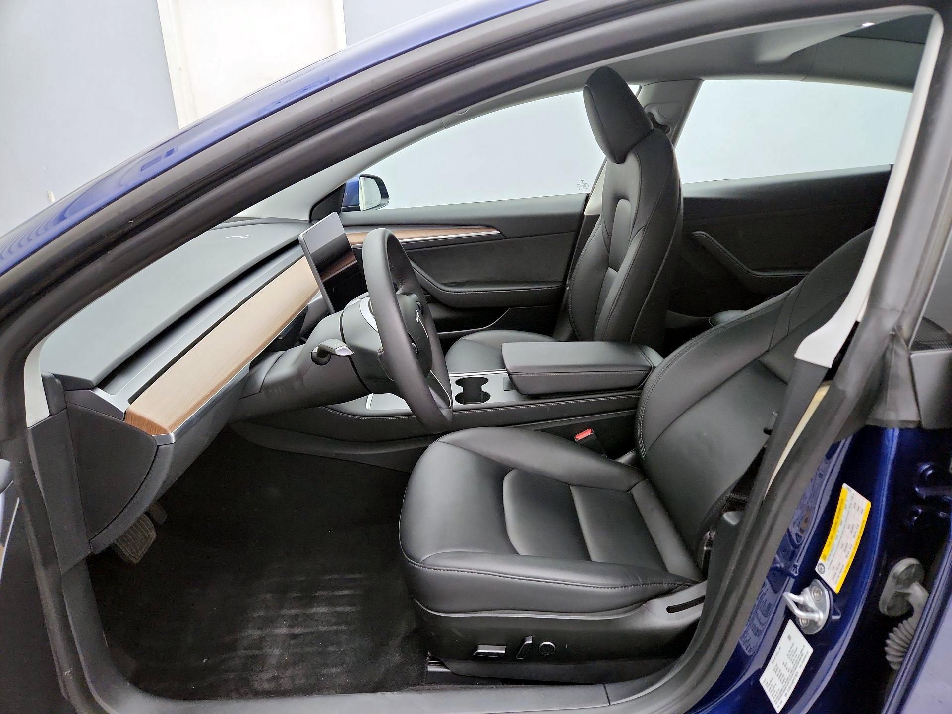 Thumbnail: 2023 Tesla Model 3 - 11