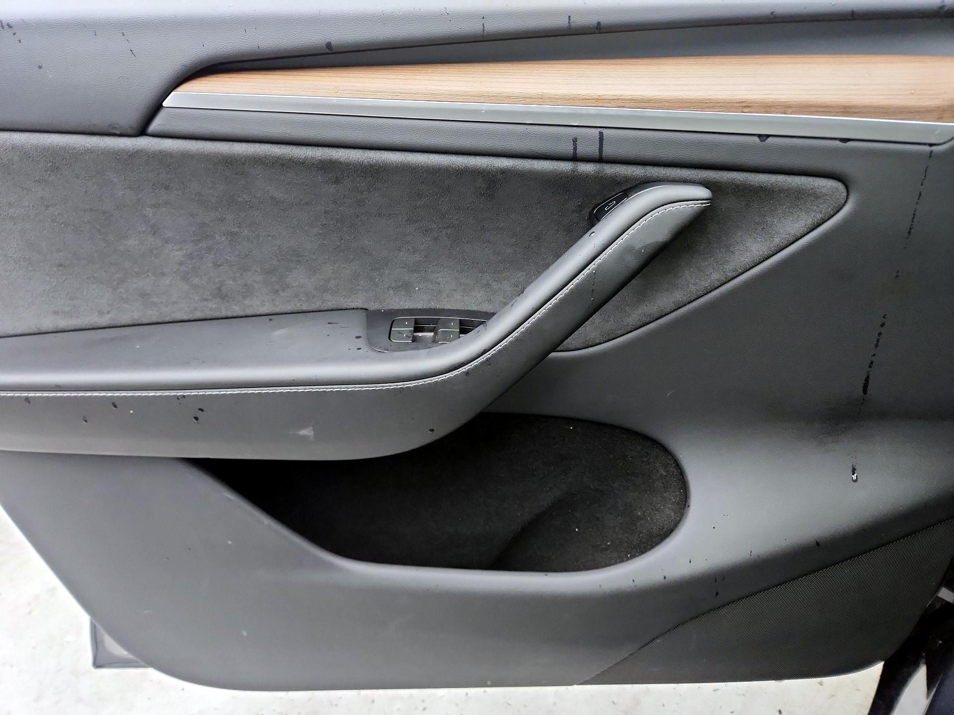 Thumbnail: 2023 Tesla Model Y - 12