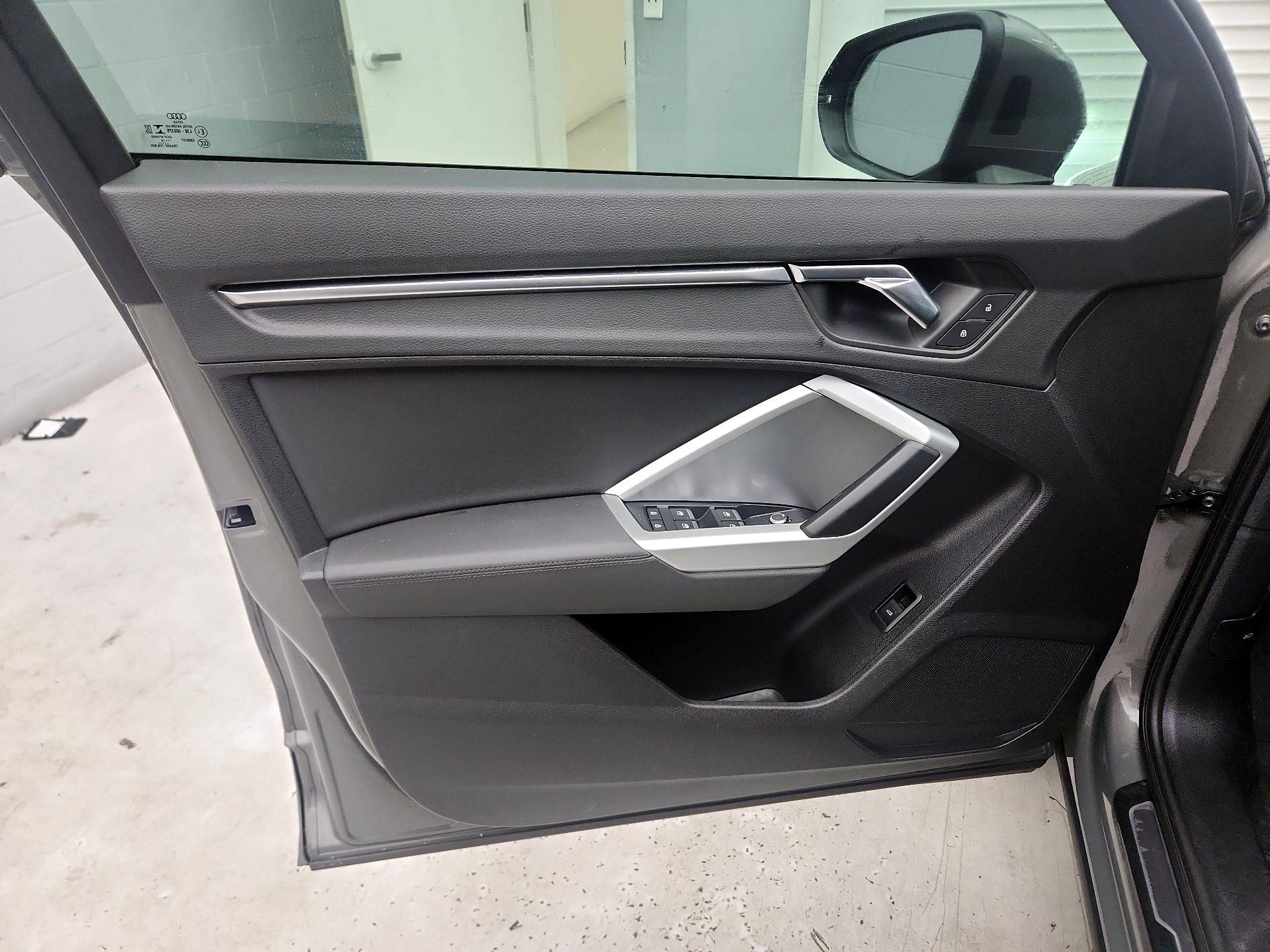 Thumbnail: 2020 Audi Q3 - 12