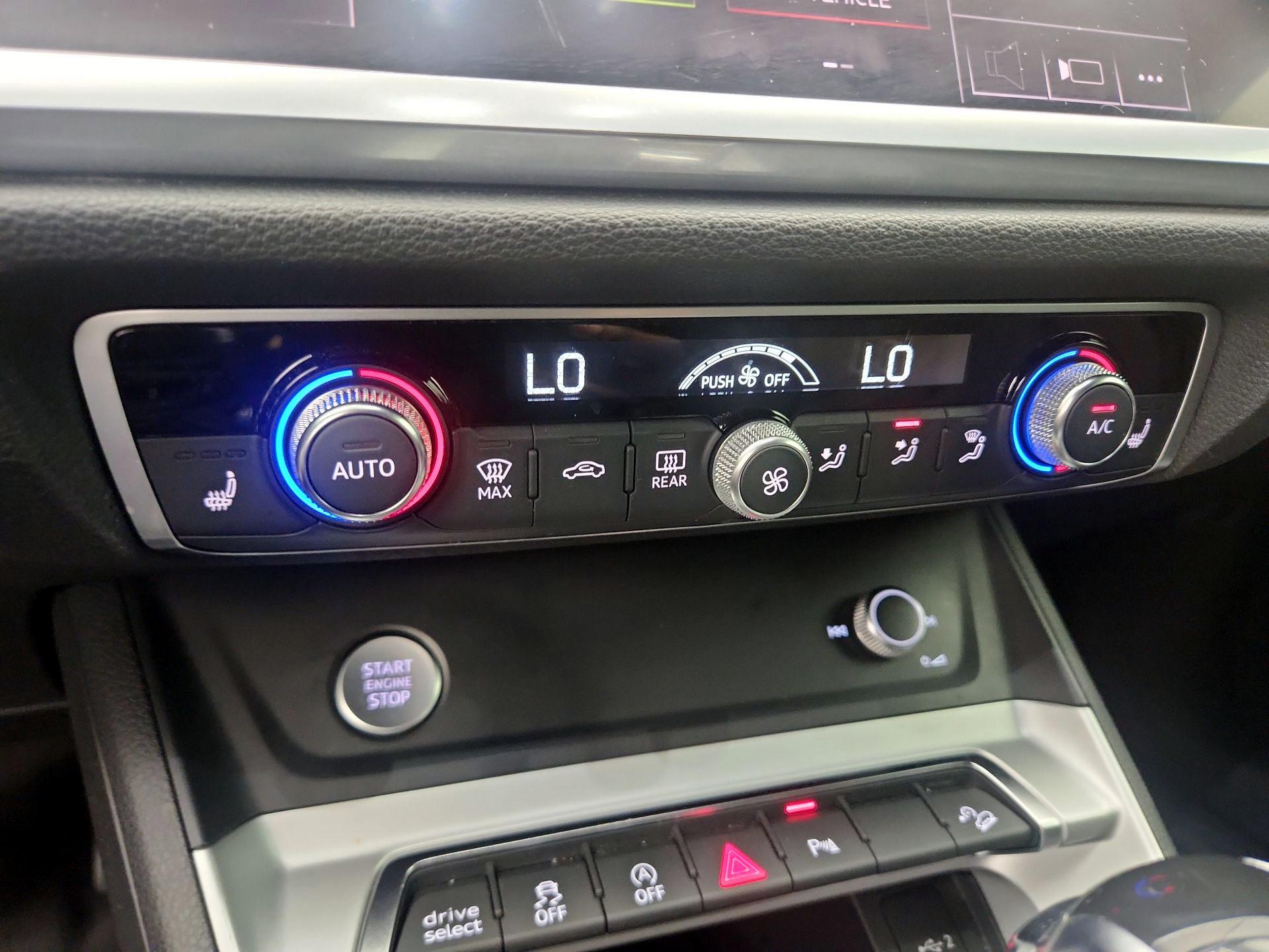 Thumbnail: 2020 Audi Q3 - 16