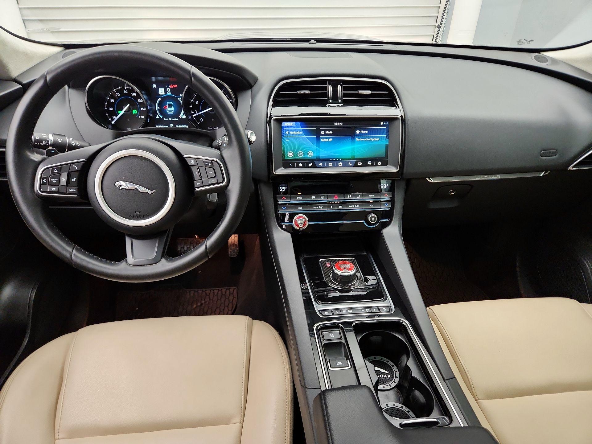 Thumbnail: 2020 Jaguar F-Pace - 9