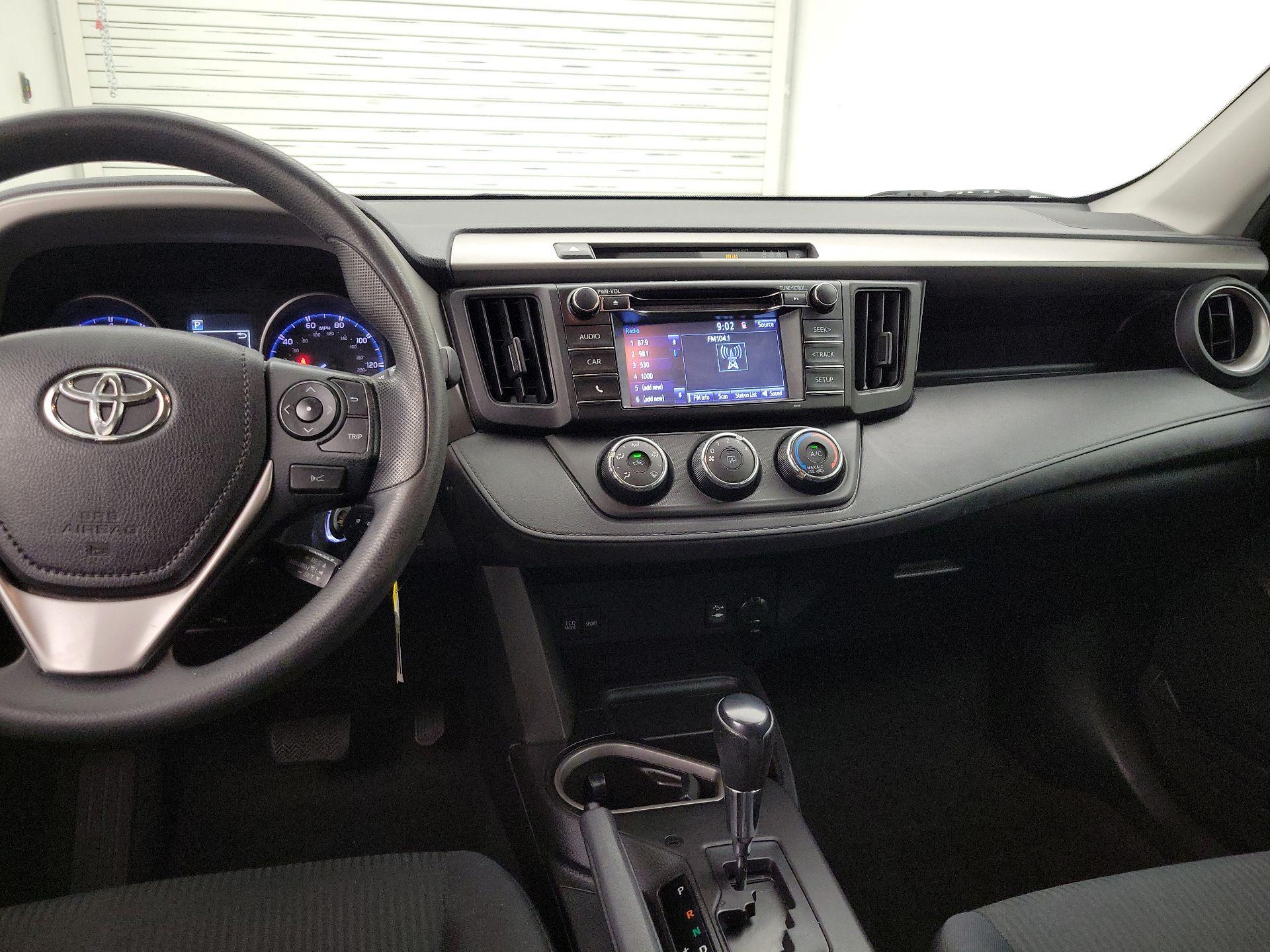 Thumbnail: 2017 Toyota RAV4 - 9