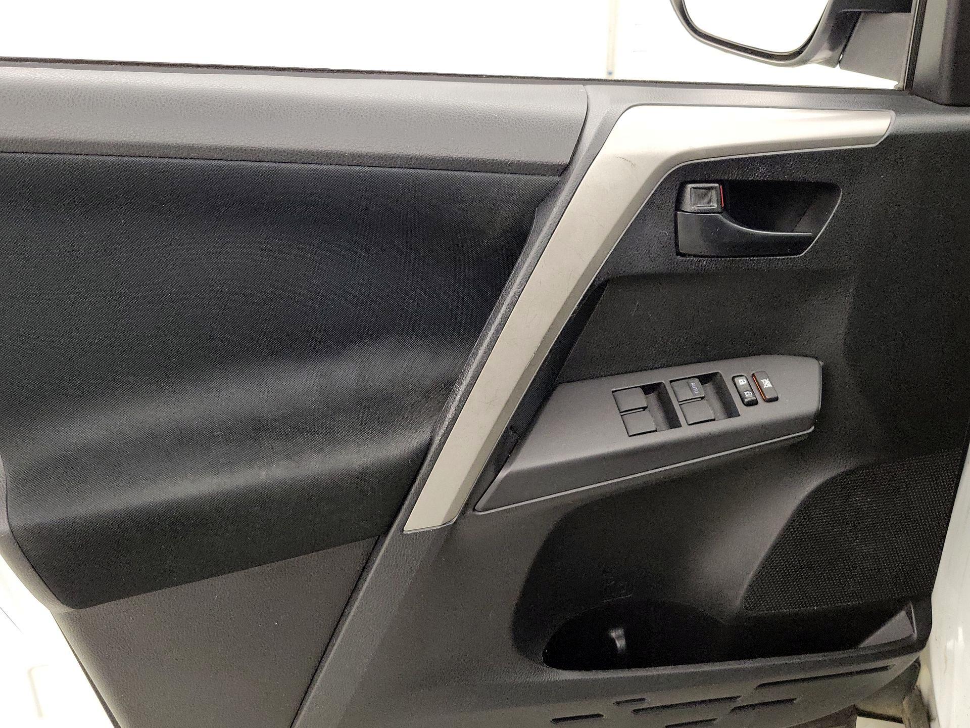 Thumbnail: 2017 Toyota RAV4 - 12
