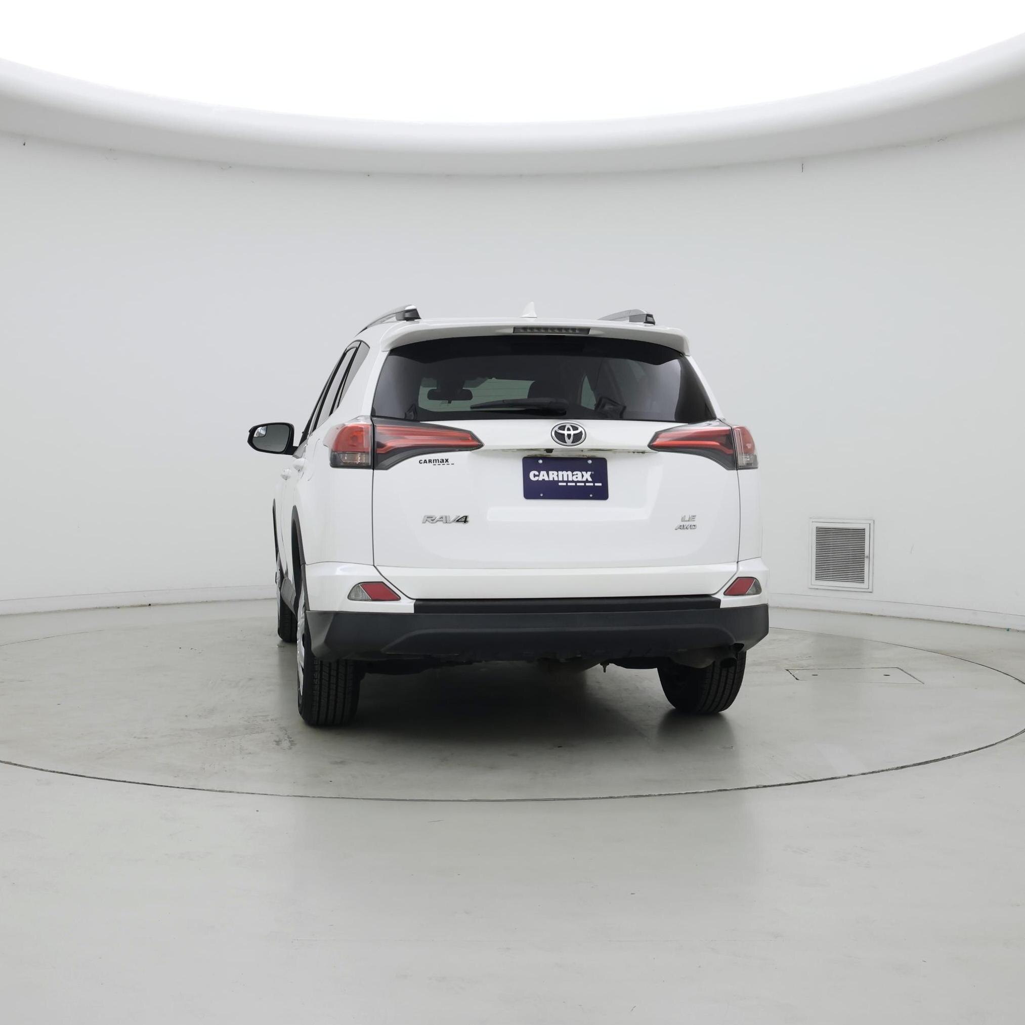 Thumbnail: 2017 Toyota RAV4 - 6
