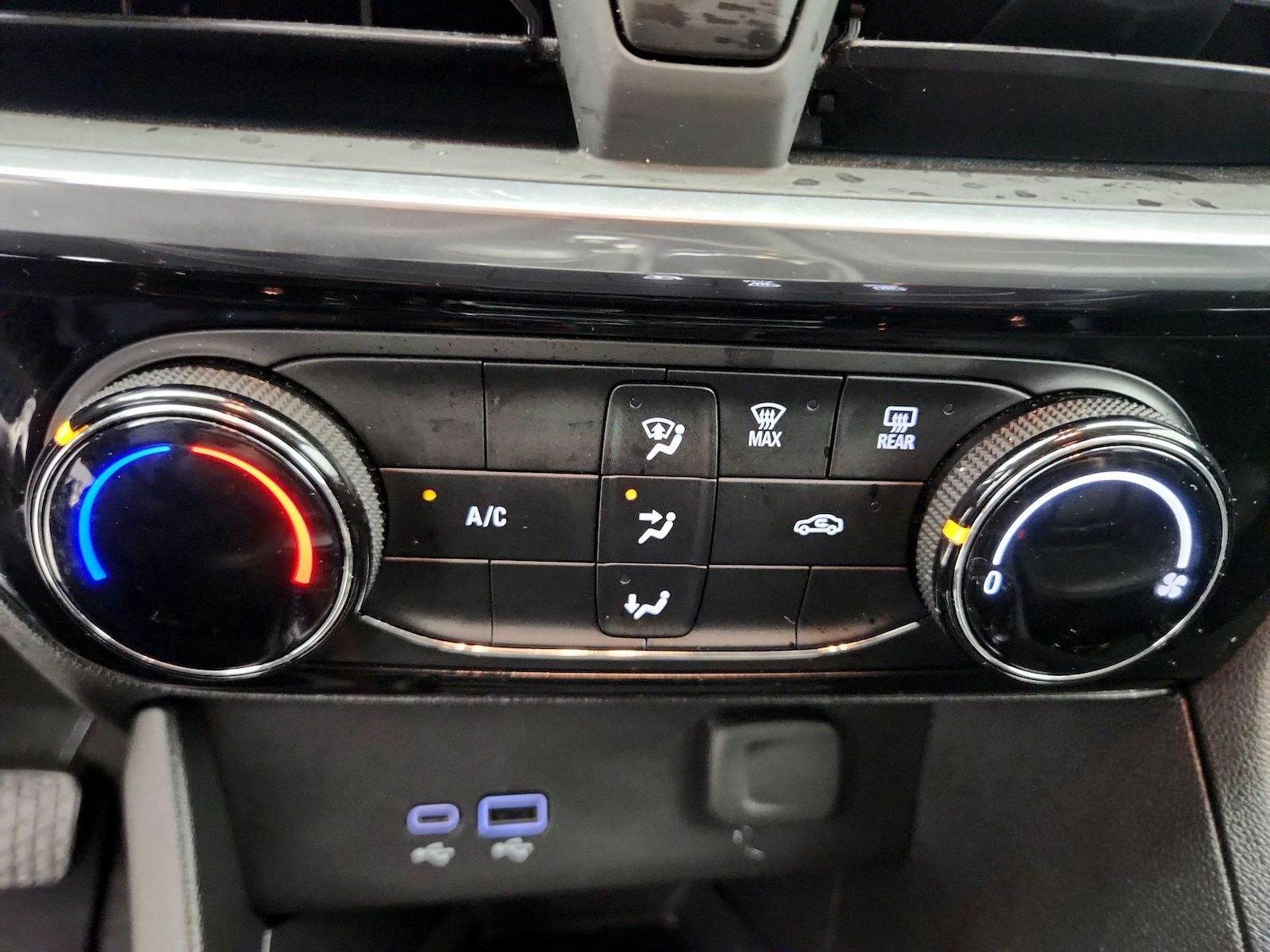 2024 Buick Encore GX Sport Touring - Photo 17