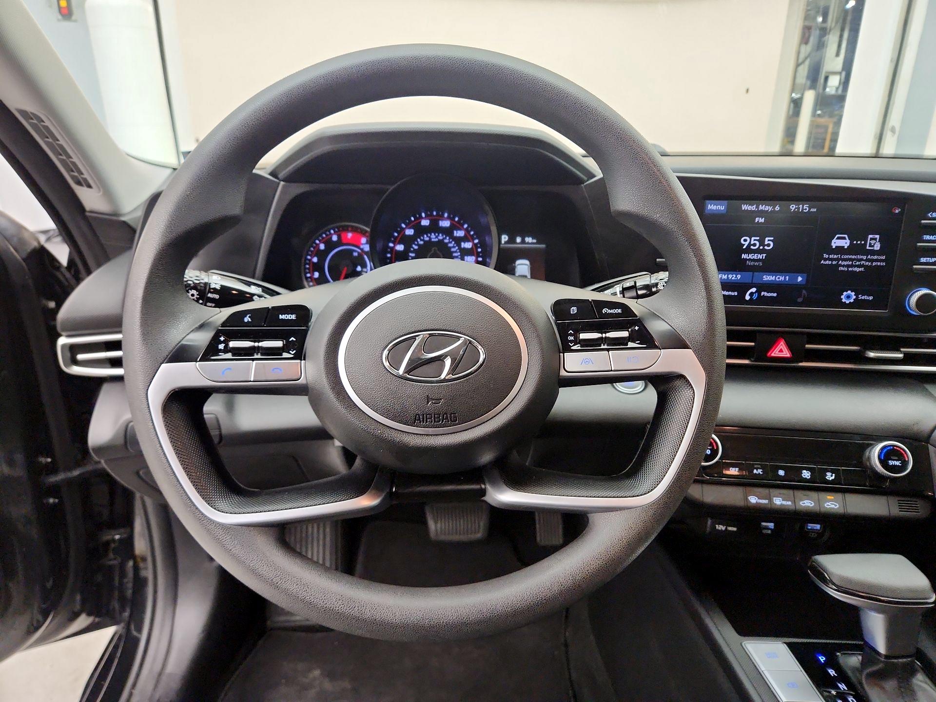 Thumbnail: 2023 Hyundai Elantra - 10