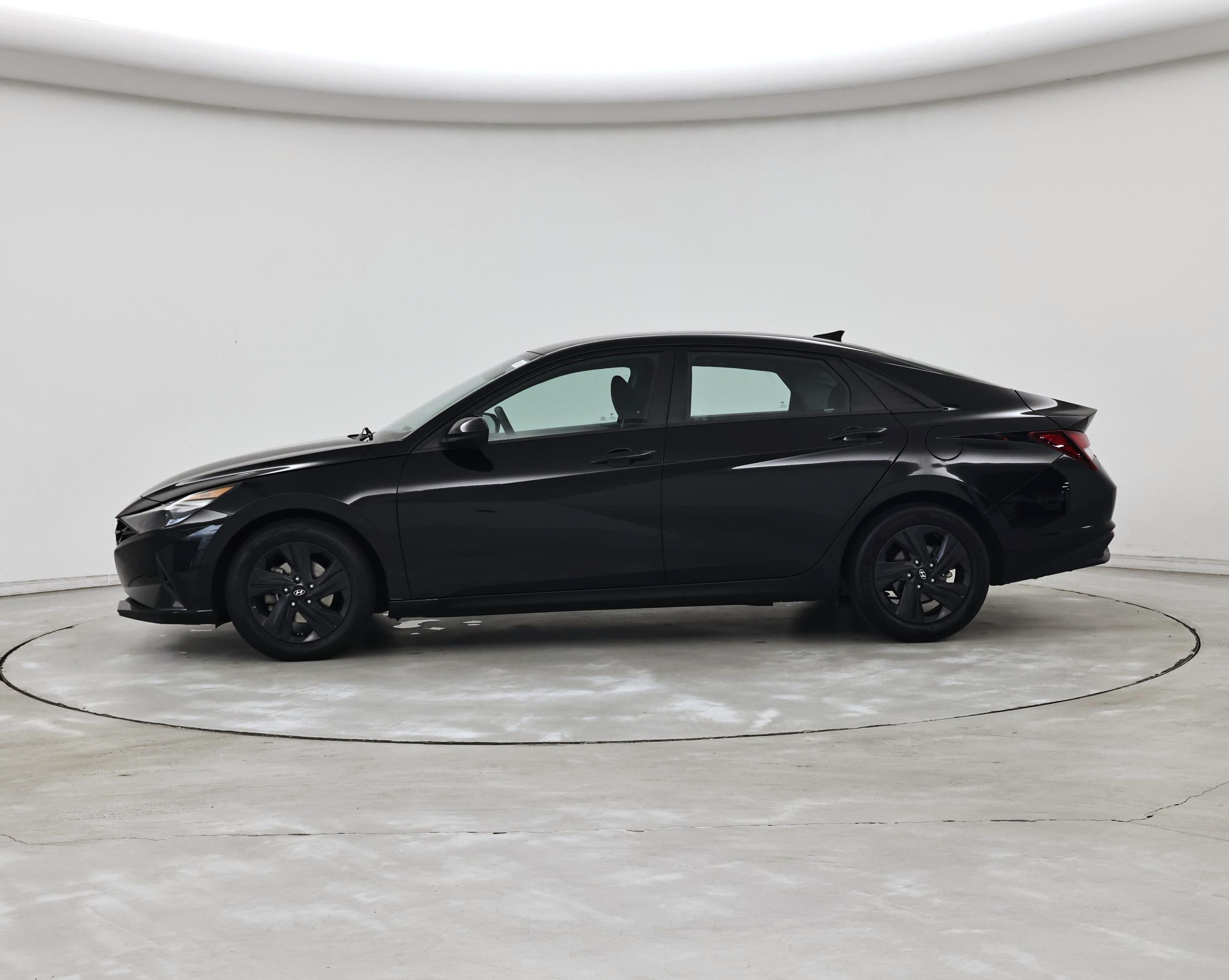 Thumbnail: 2023 Hyundai Elantra - 3