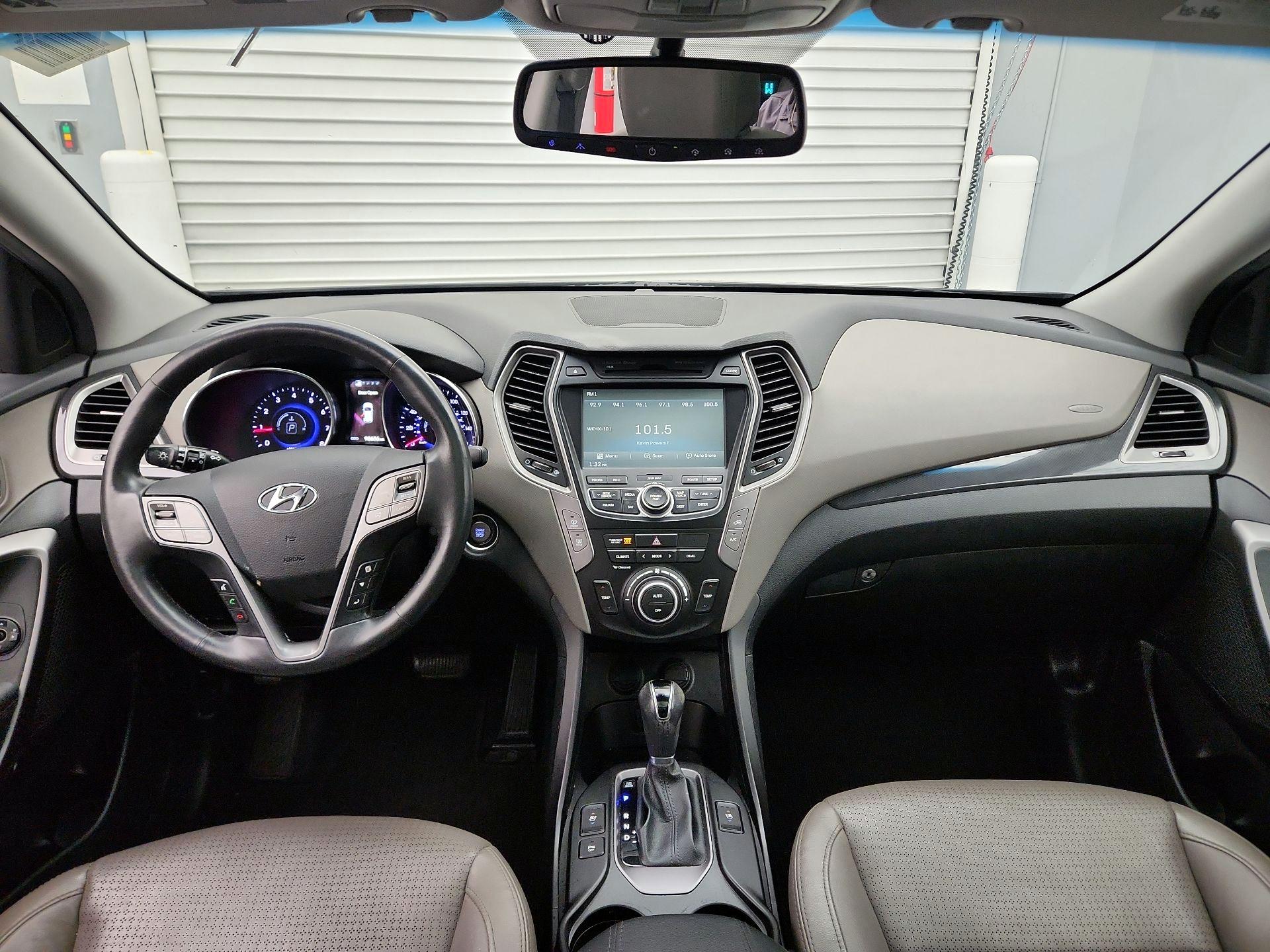 Thumbnail: 2016 Hyundai Santa Fe - 9