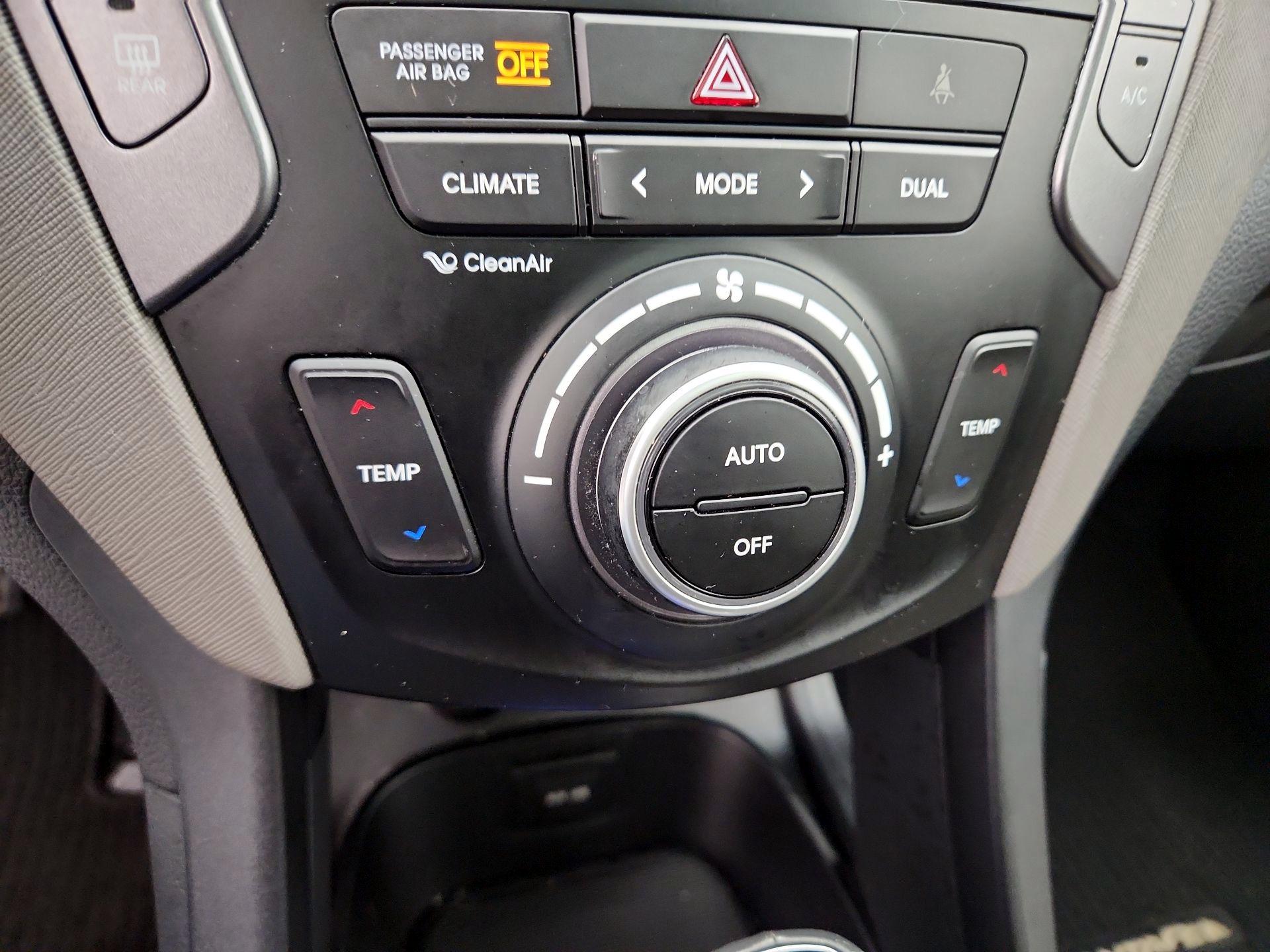 Thumbnail: 2016 Hyundai Santa Fe - 16