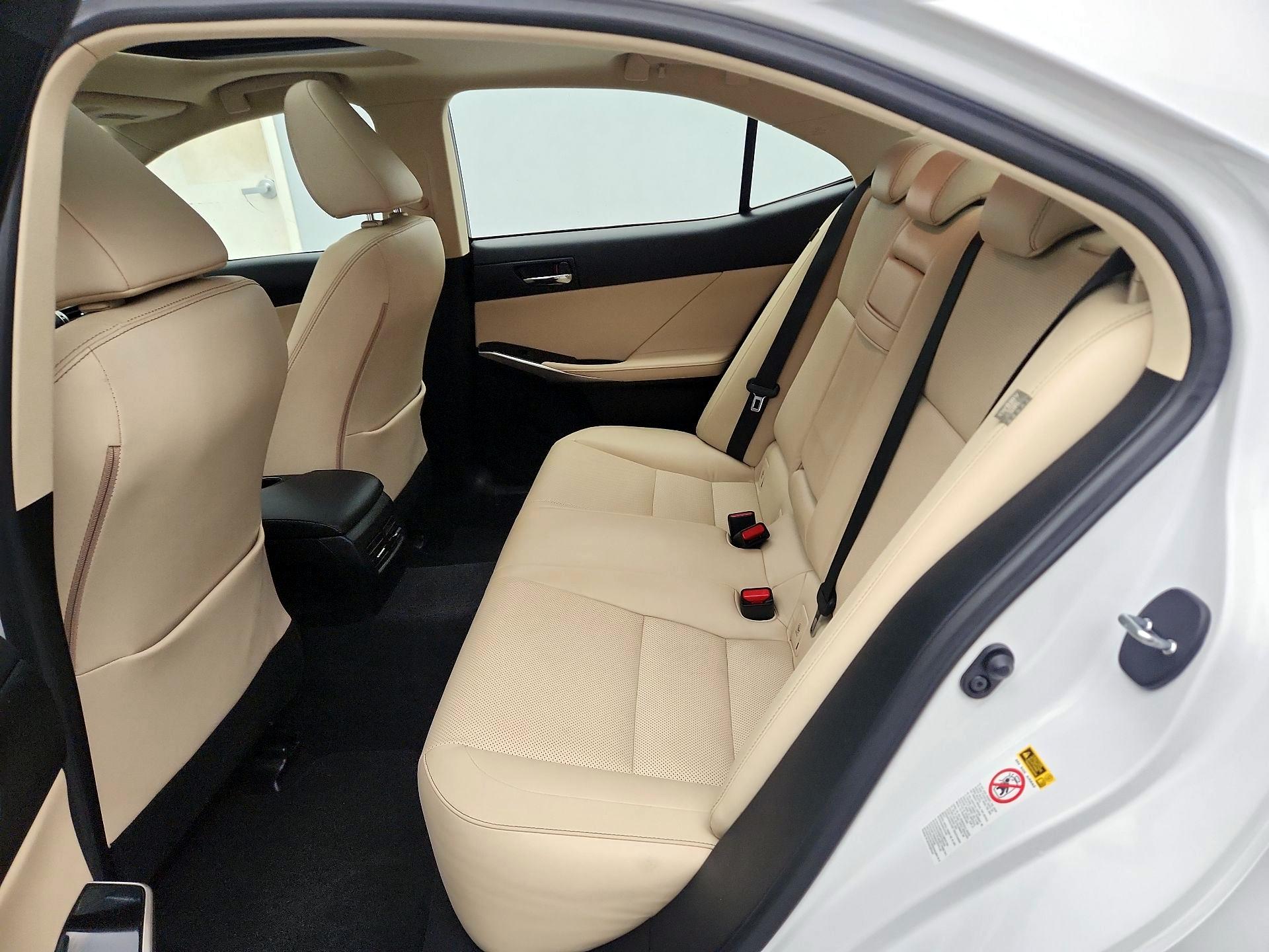 Thumbnail: 2015 Lexus IS - 19