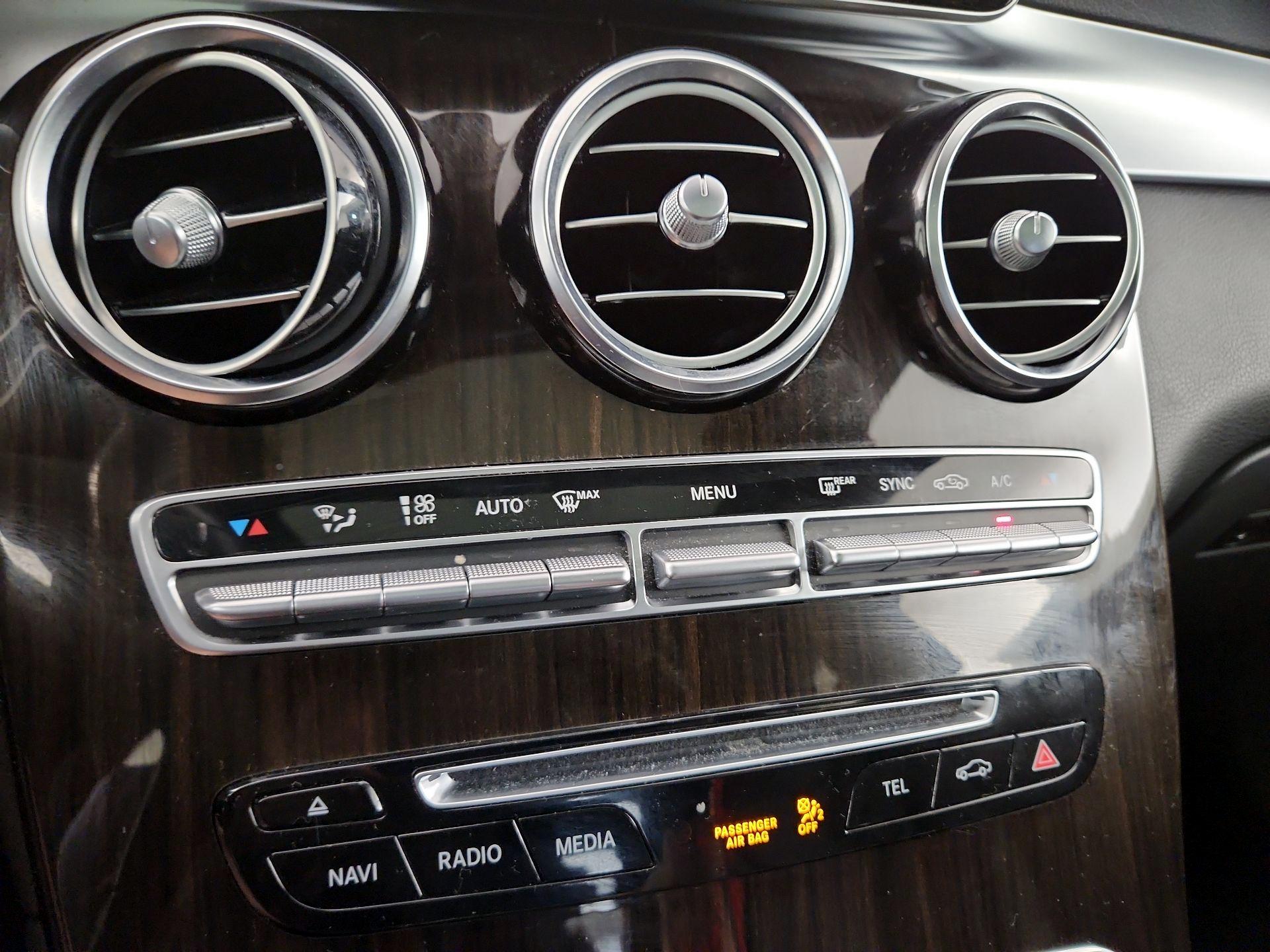 Thumbnail: 2019 Mercedes-Benz GLC - 16