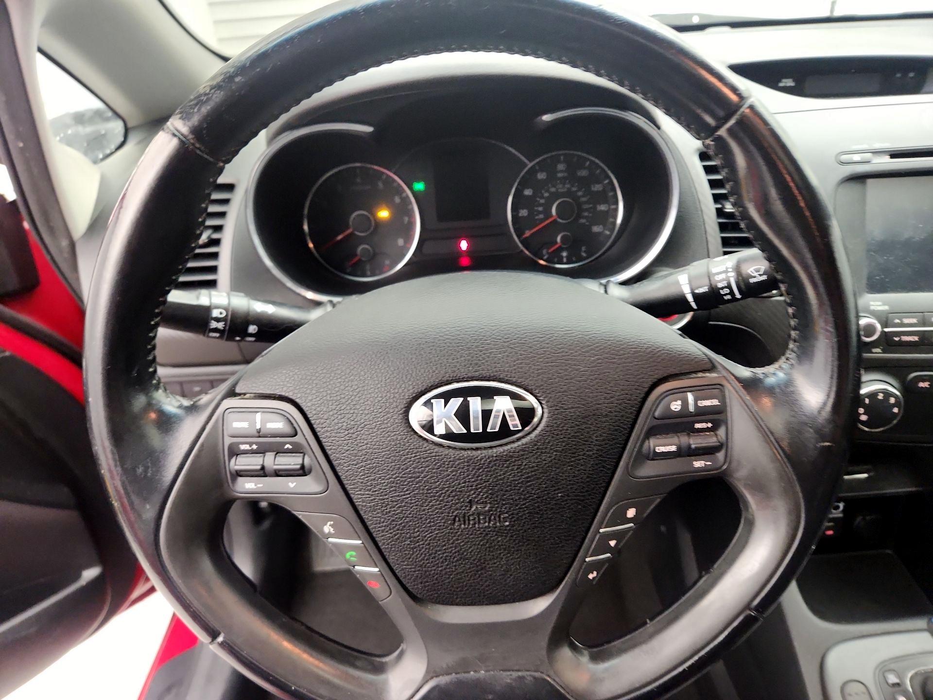 Thumbnail: 2016 Kia Forte - 10