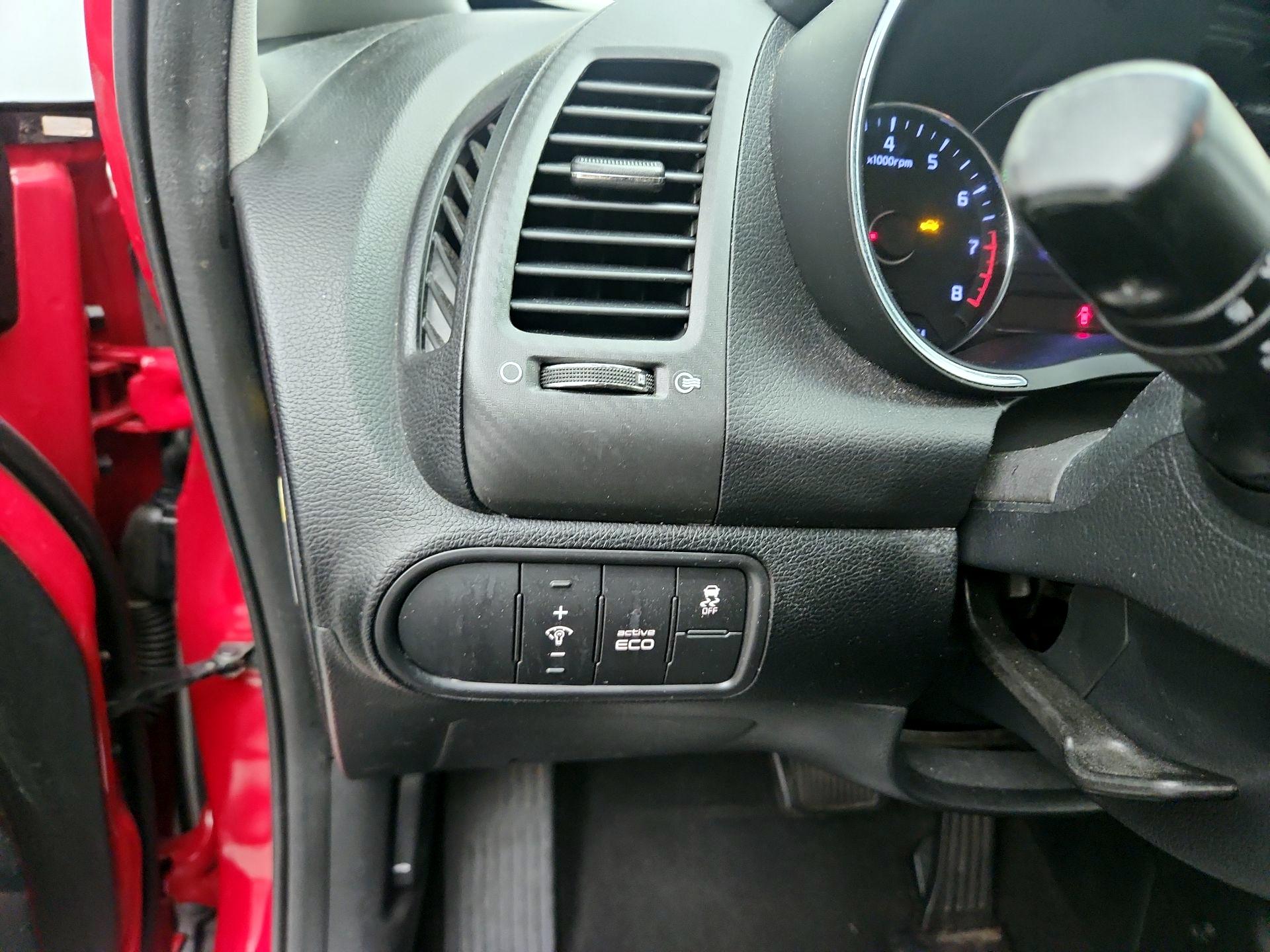 Thumbnail: 2016 Kia Forte - 13