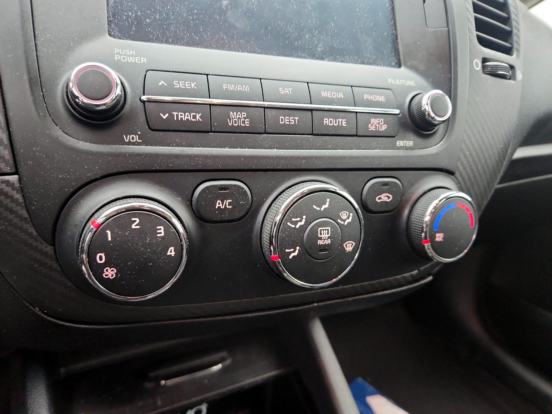 Thumbnail: 2016 Kia Forte - 17