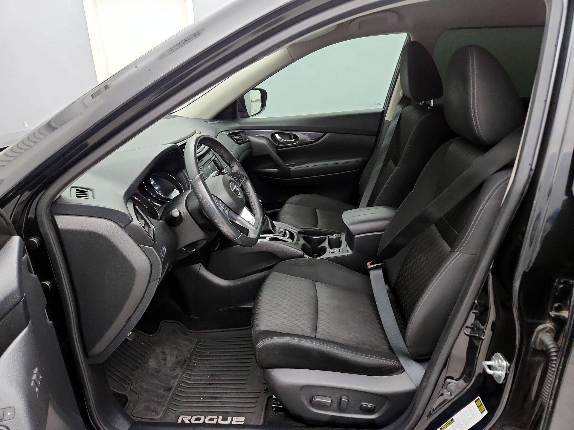 Thumbnail: 2018 Nissan Rogue - 11