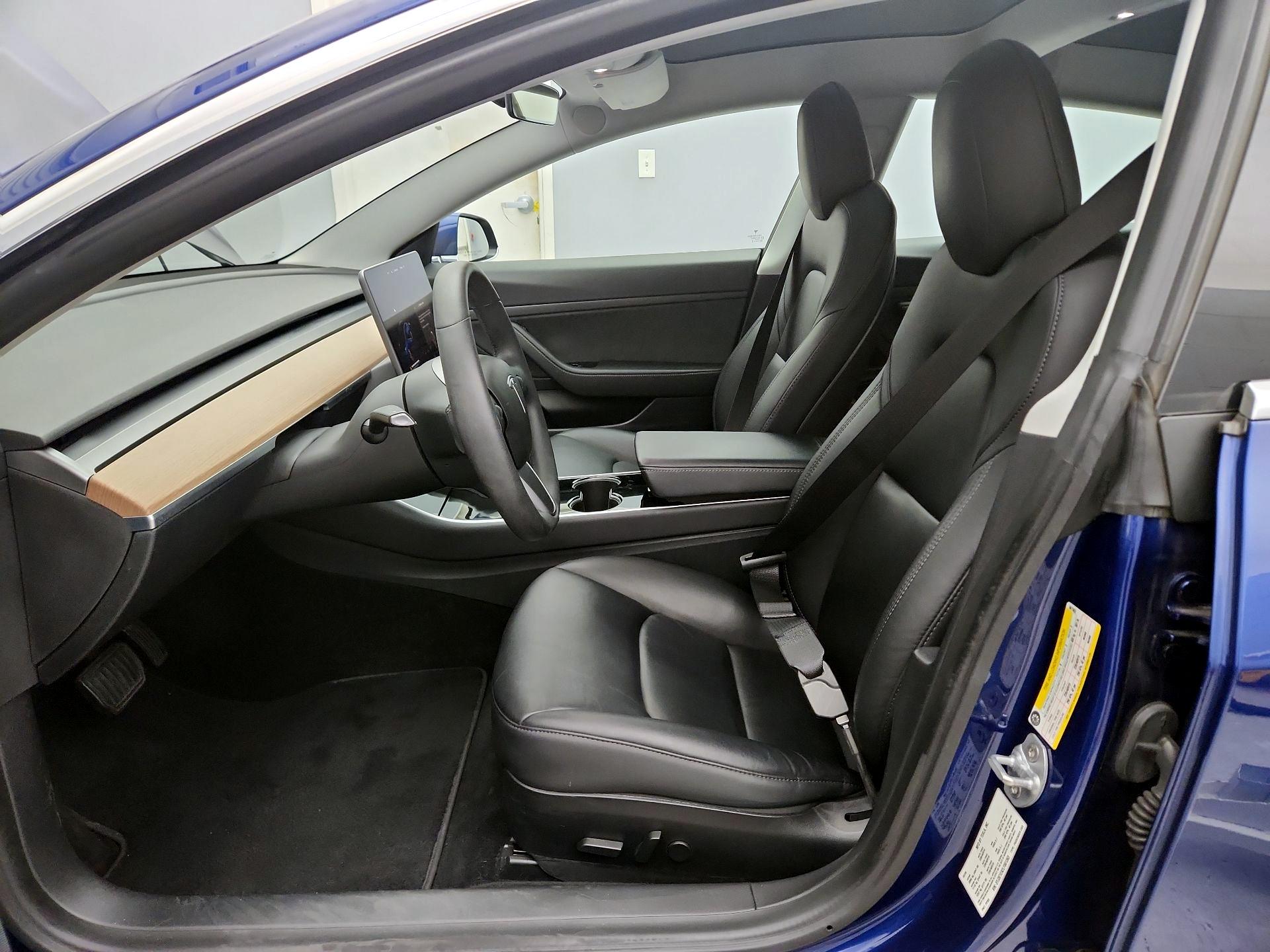 Thumbnail: 2020 Tesla Model 3 - 11