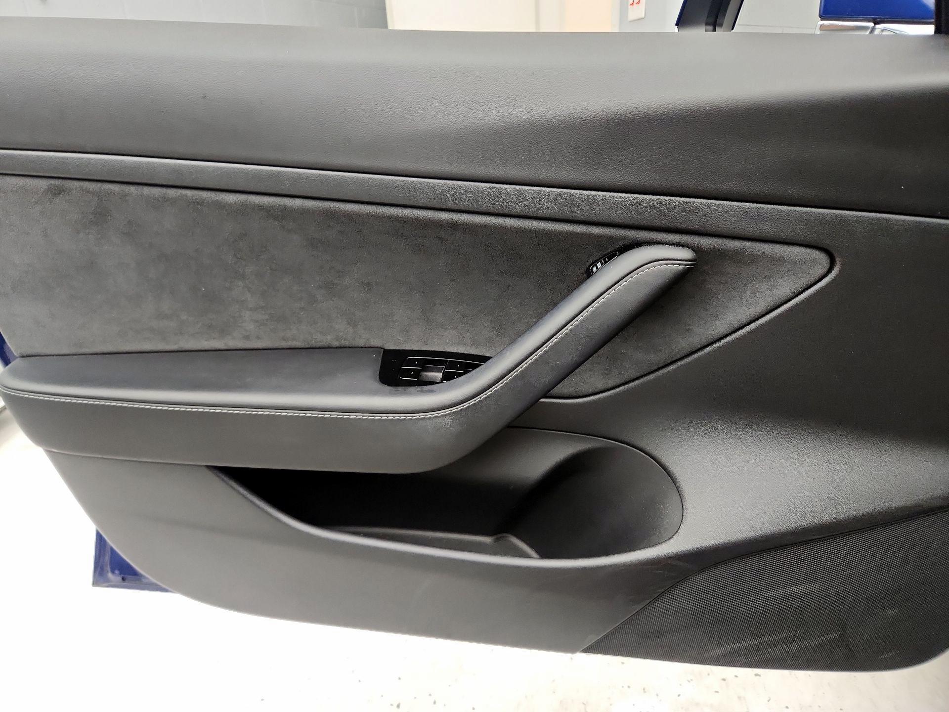 Thumbnail: 2020 Tesla Model 3 - 12