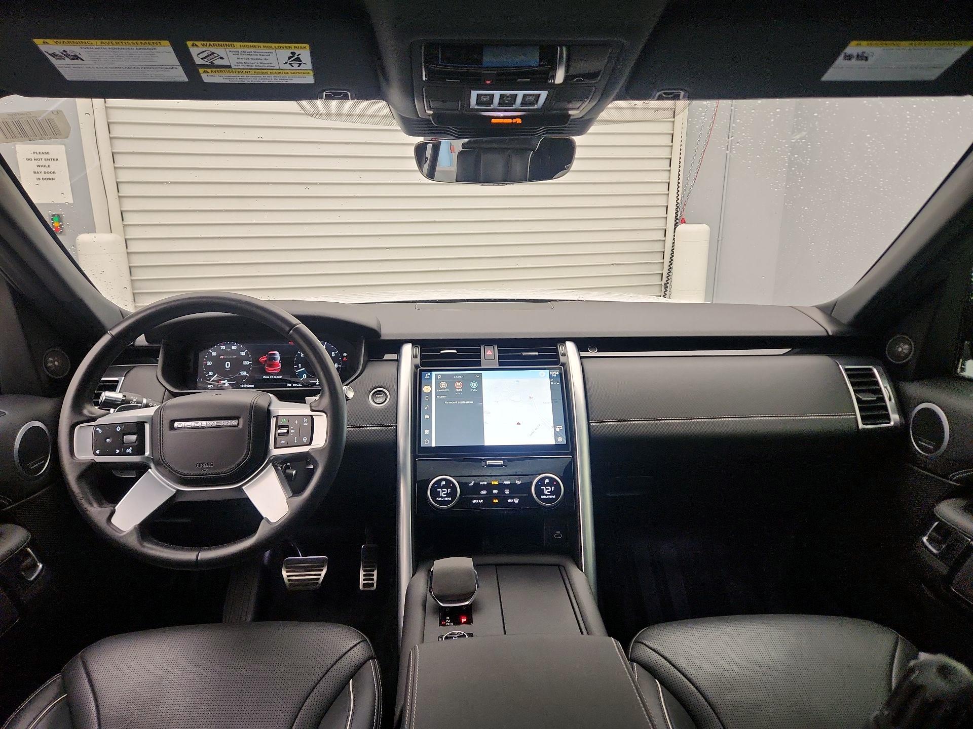 Thumbnail: 2022 Land Rover Discovery - 9