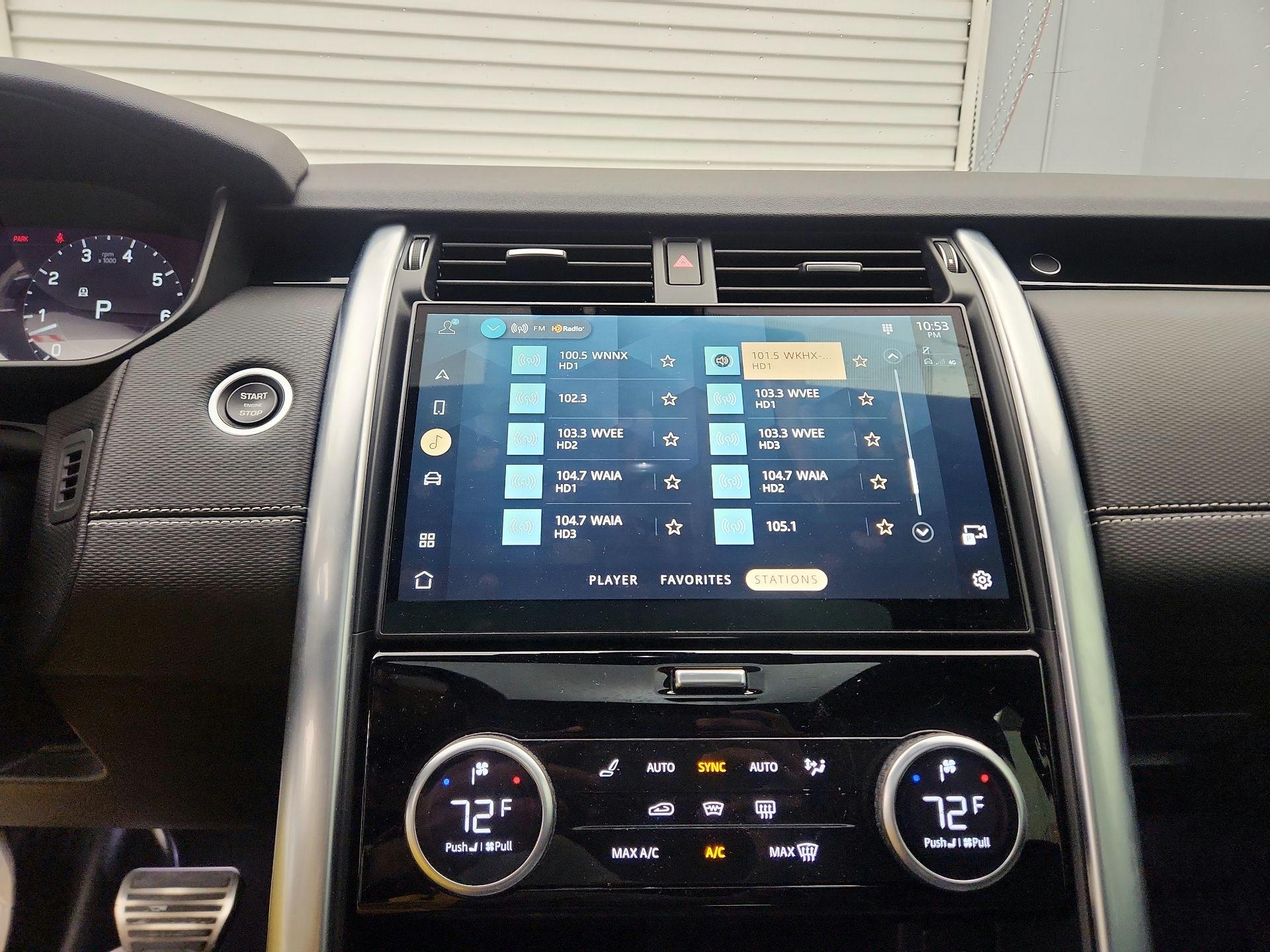 Thumbnail: 2022 Land Rover Discovery - 16