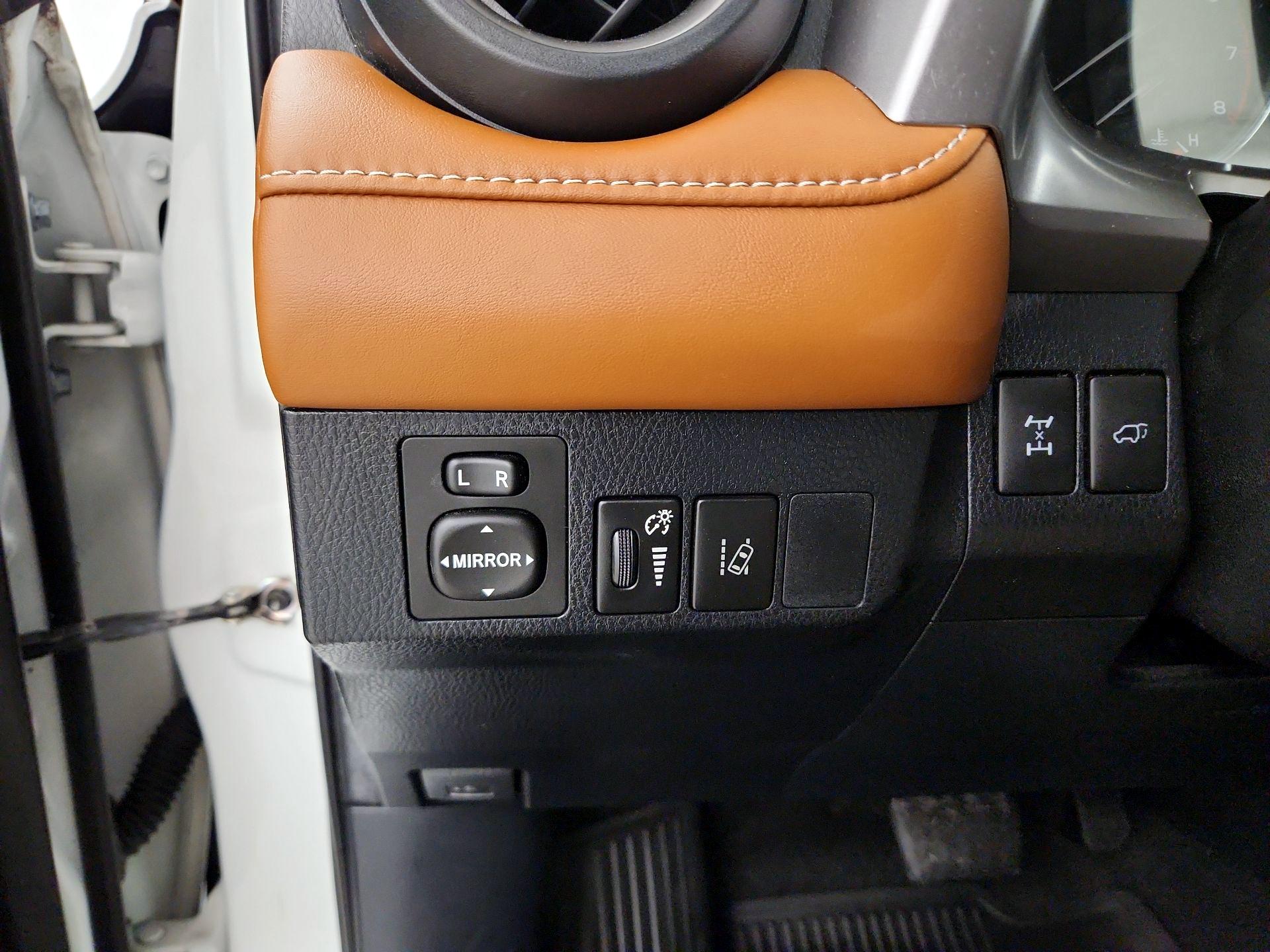 Thumbnail: 2018 Toyota RAV4 - 13