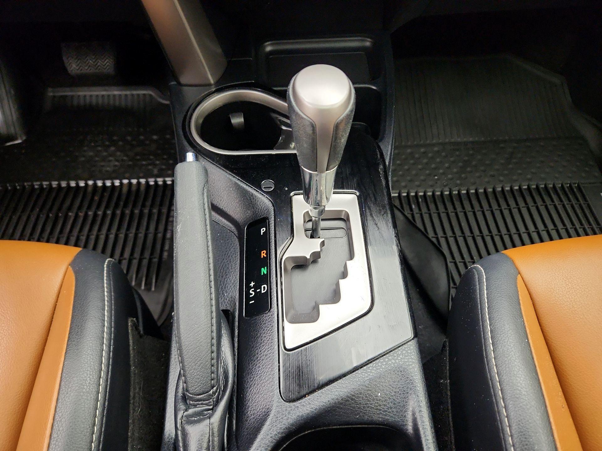 Thumbnail: 2018 Toyota RAV4 - 17