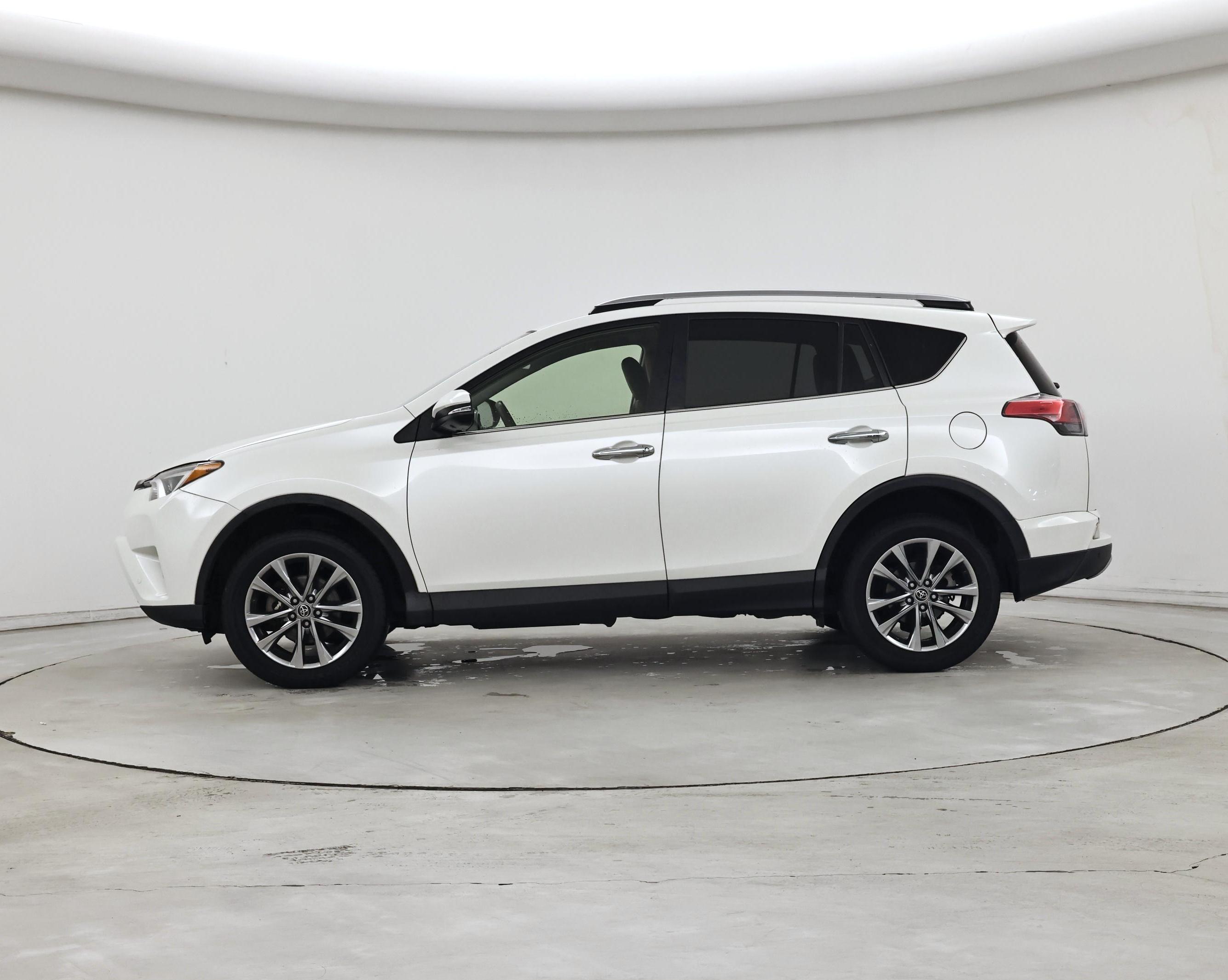 Thumbnail: 2018 Toyota RAV4 - 3