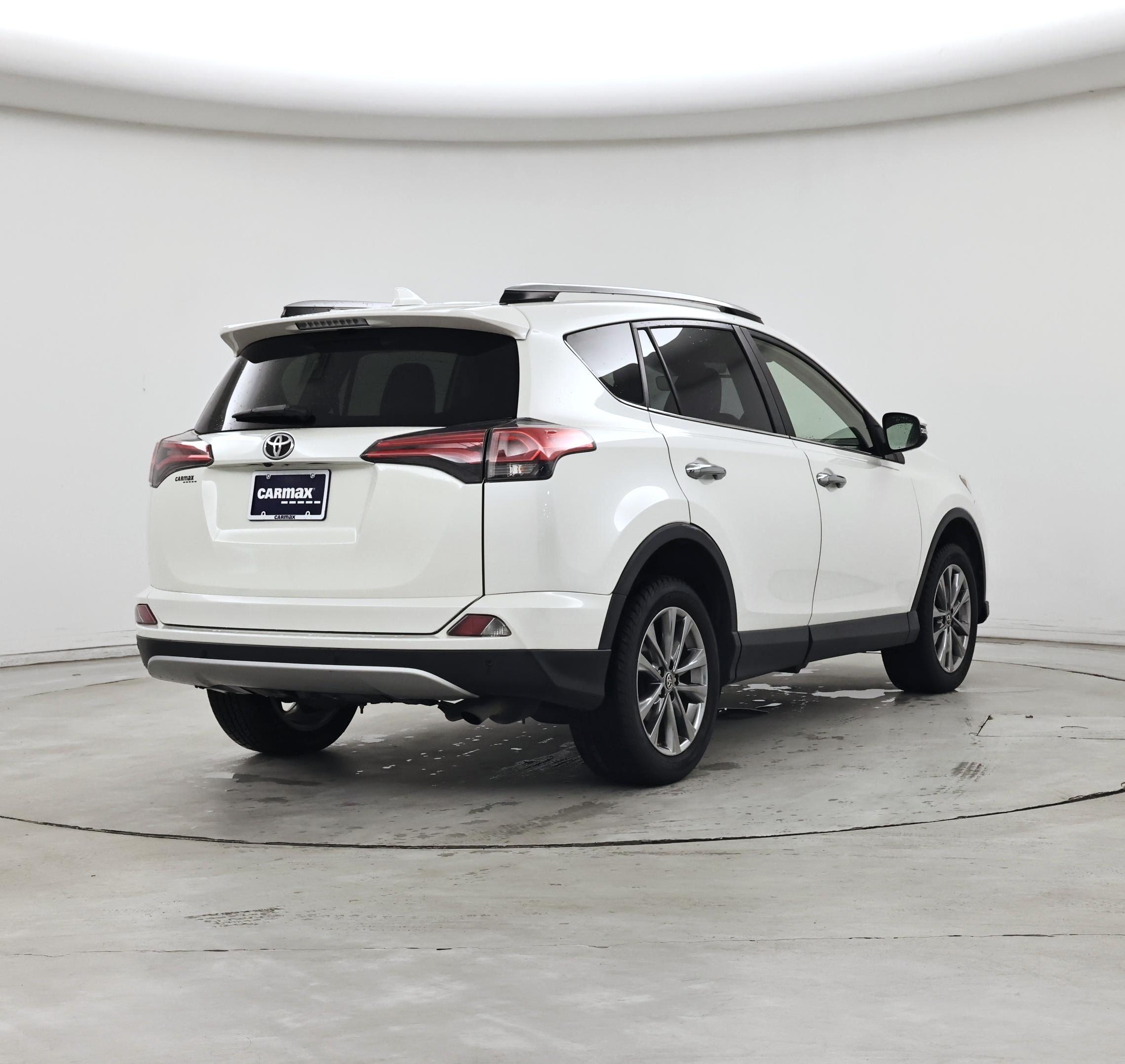 Thumbnail: 2018 Toyota RAV4 - 8